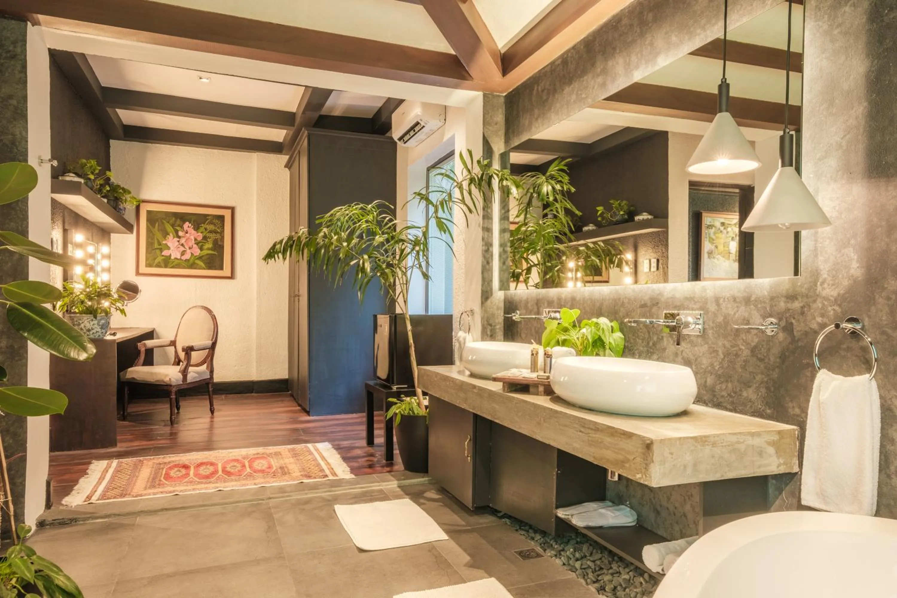 Bathroom in Nuuk Taal Lake