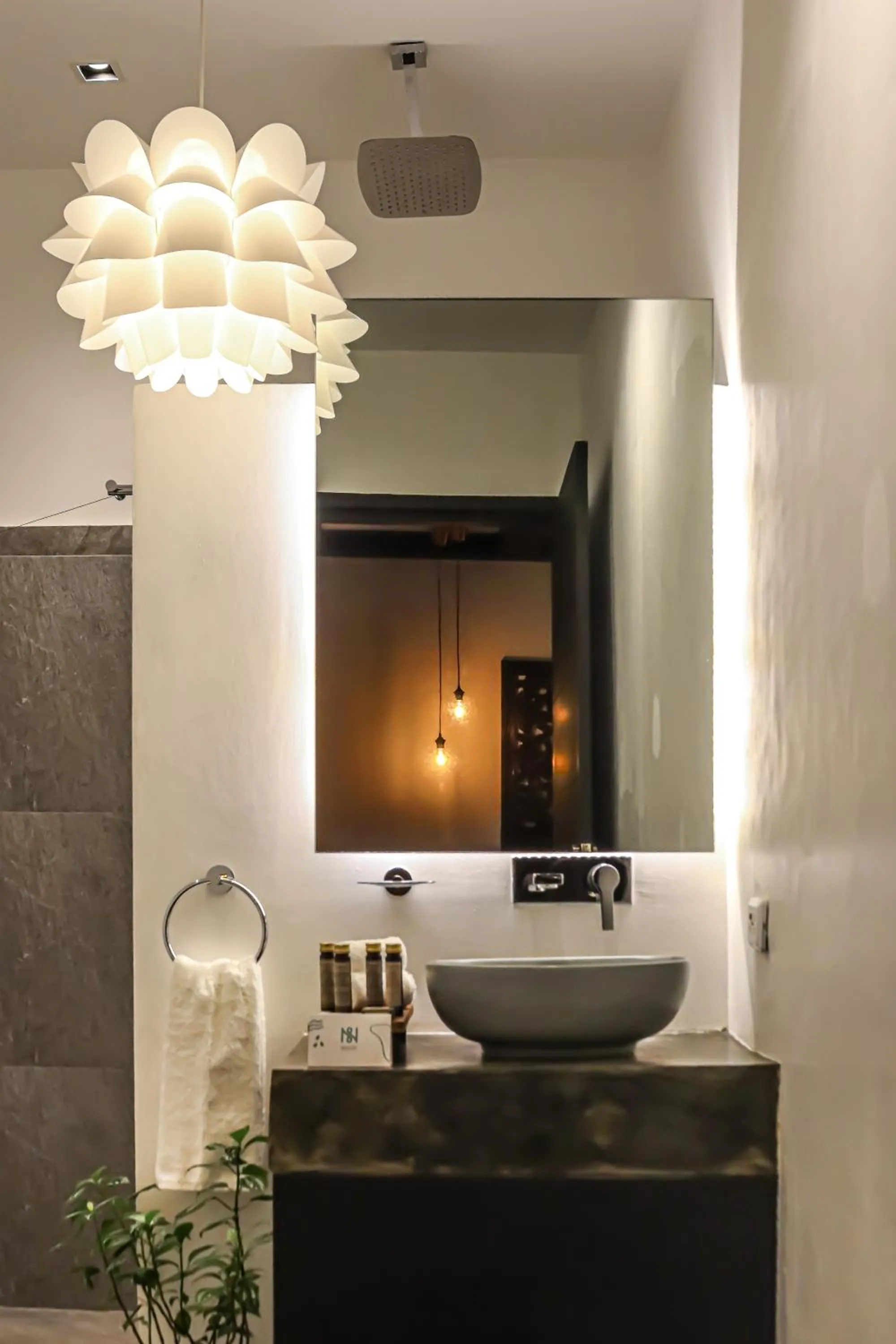 Bathroom in Nuuk Taal Lake