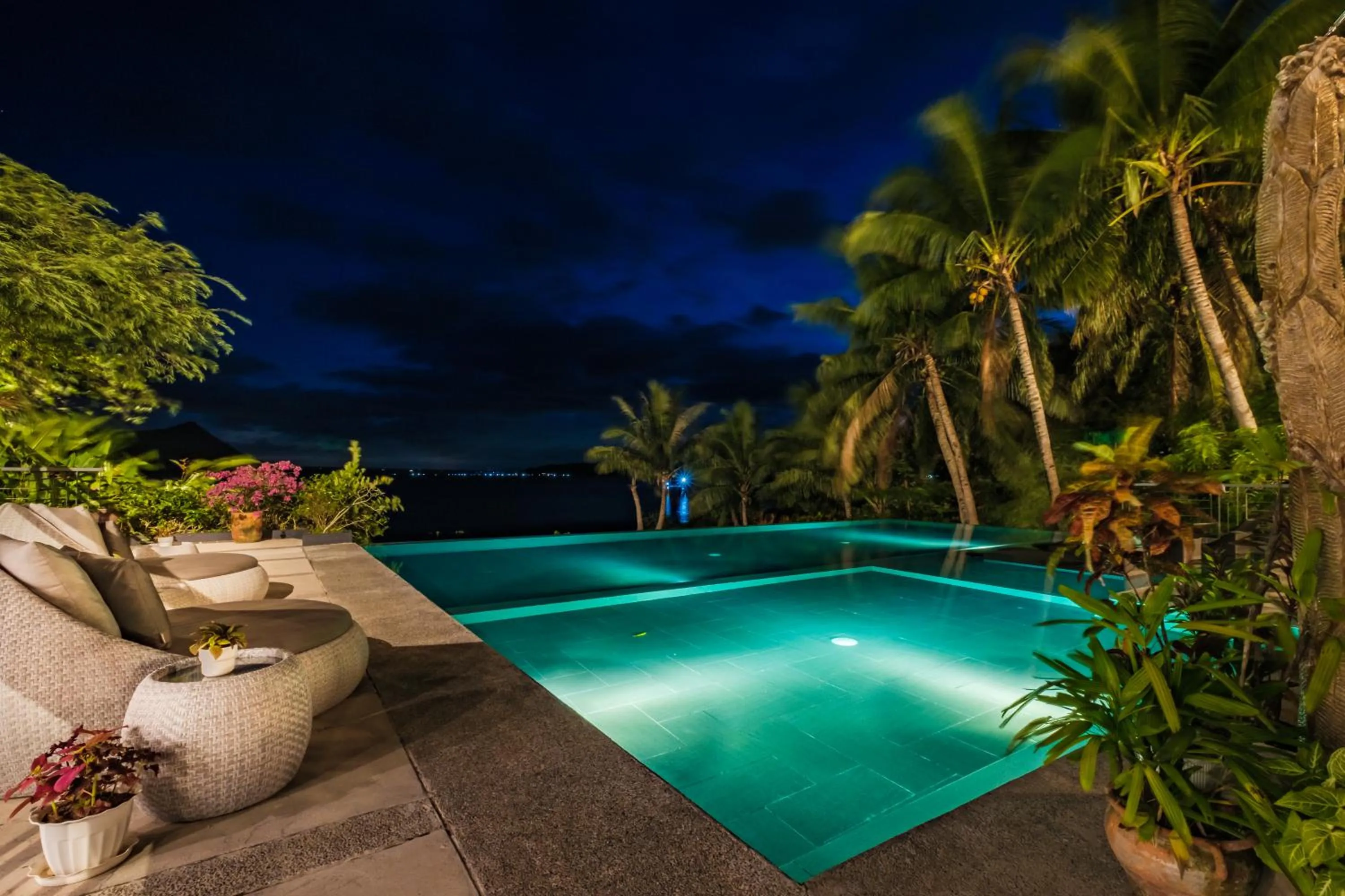 Pool view in Nuuk Taal Lake