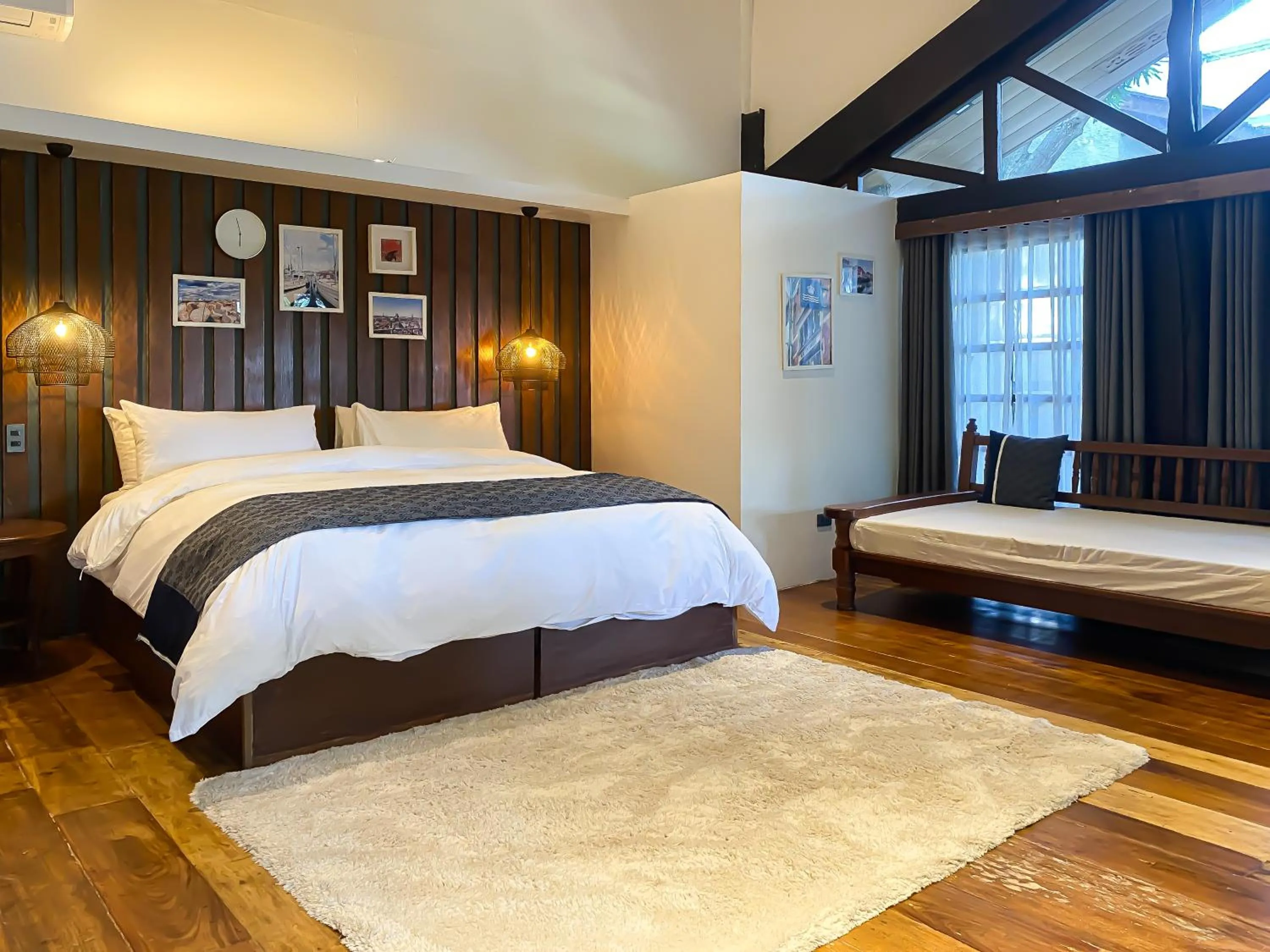 Bedroom, Bed in Nuuk Taal Lake