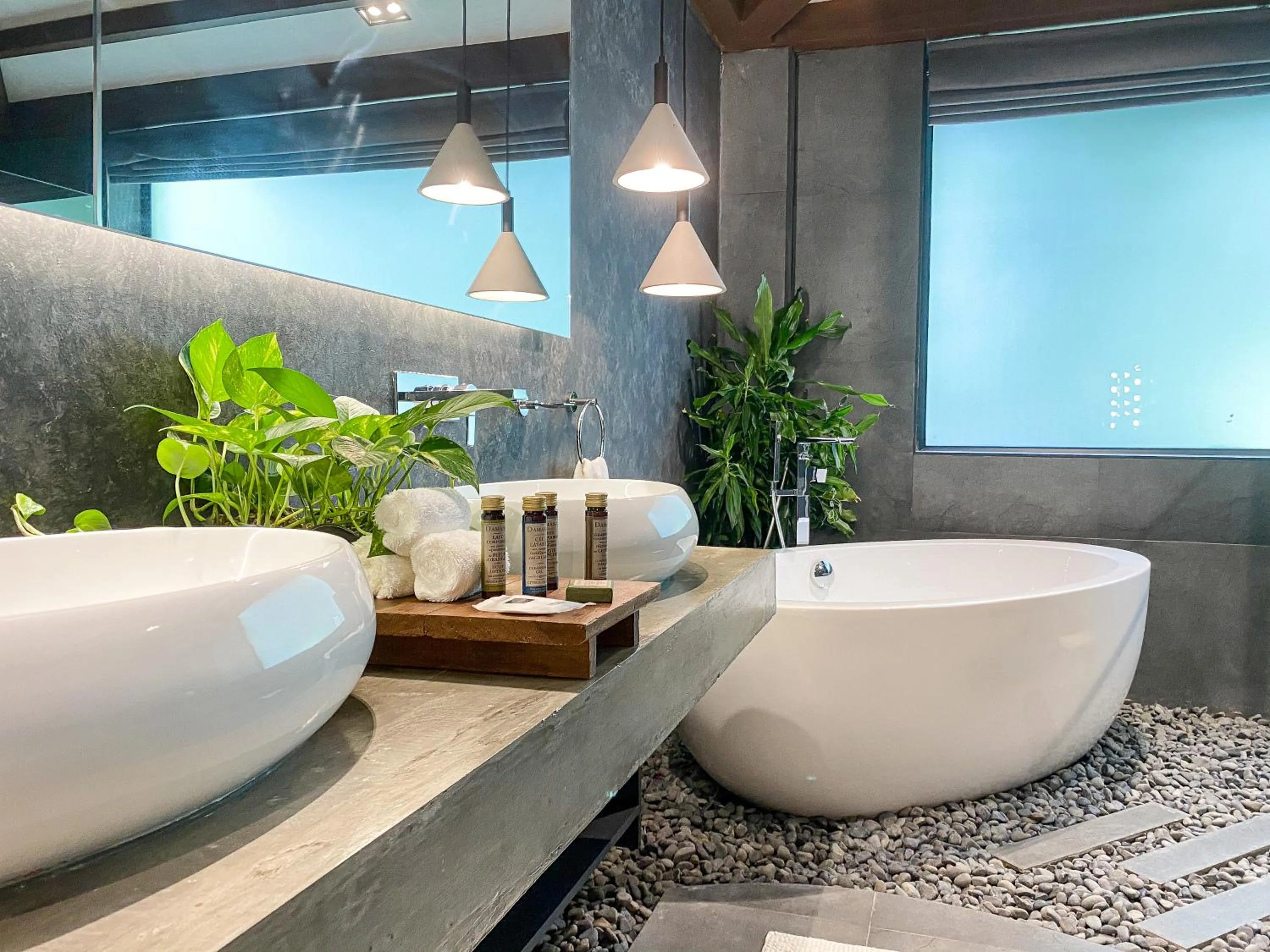 Bathroom in Nuuk Taal Lake