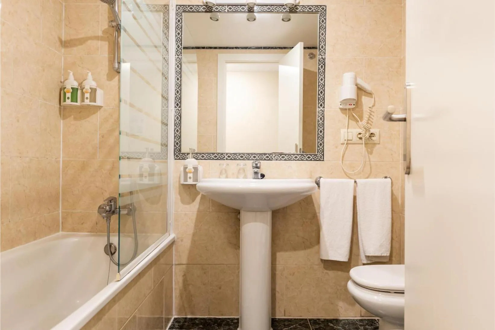 Bathroom in Colectia Hotel Santa Lucía