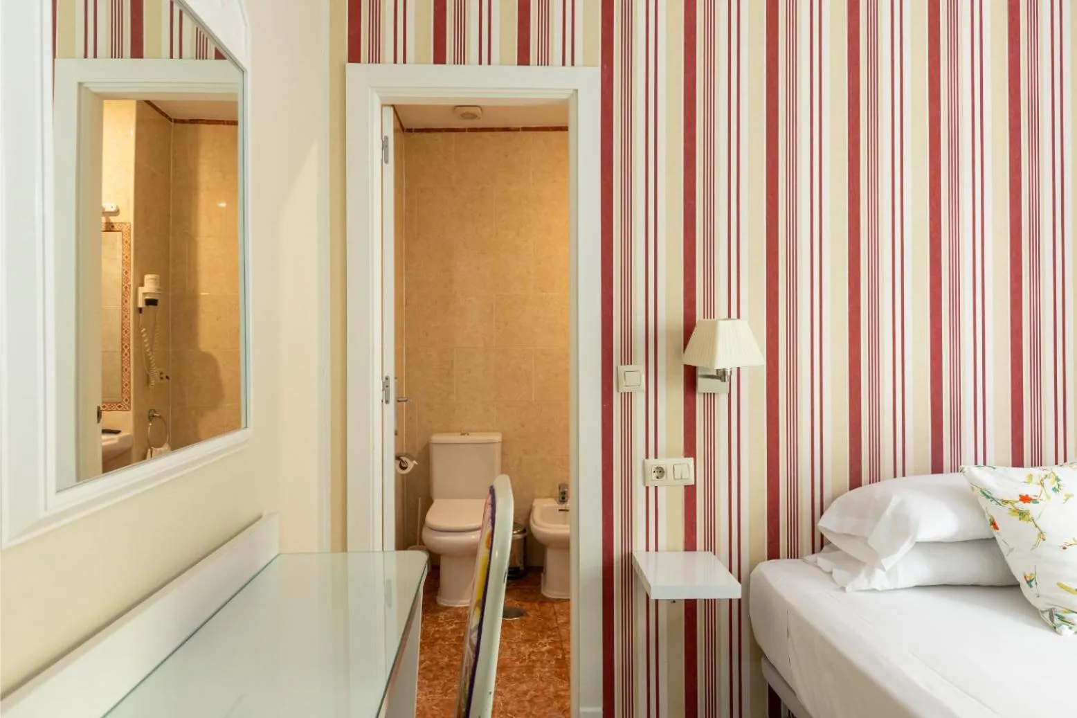 Bedroom, Bed in Colectia Hotel Santa Lucía