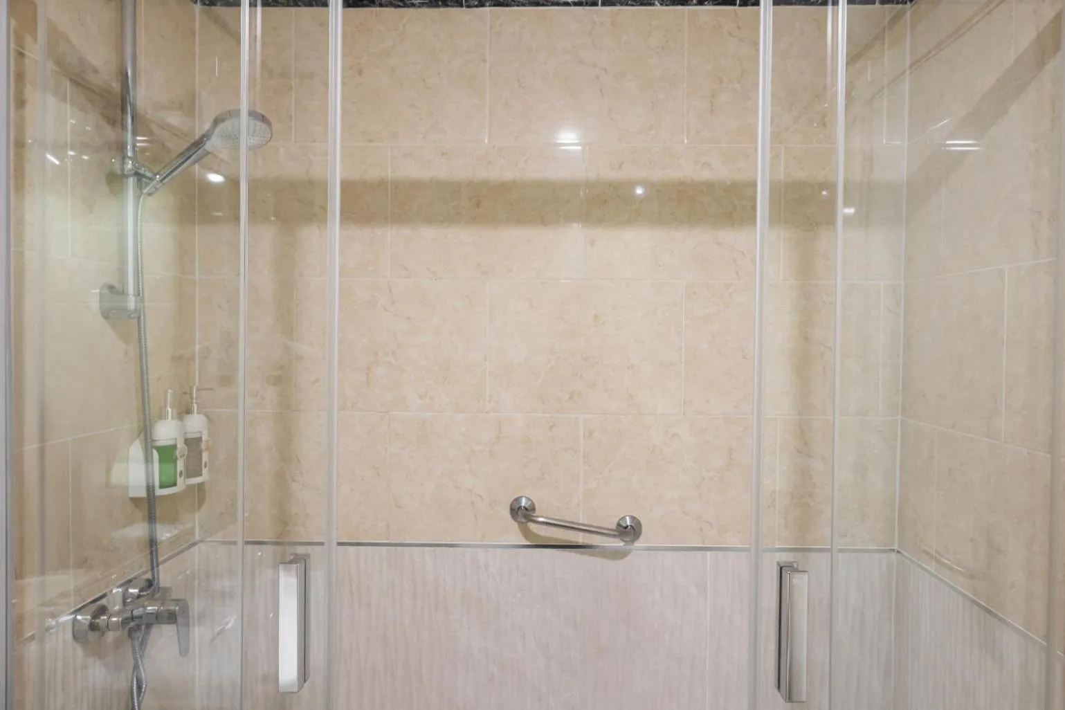 Shower in Colectia Hotel Santa Lucía