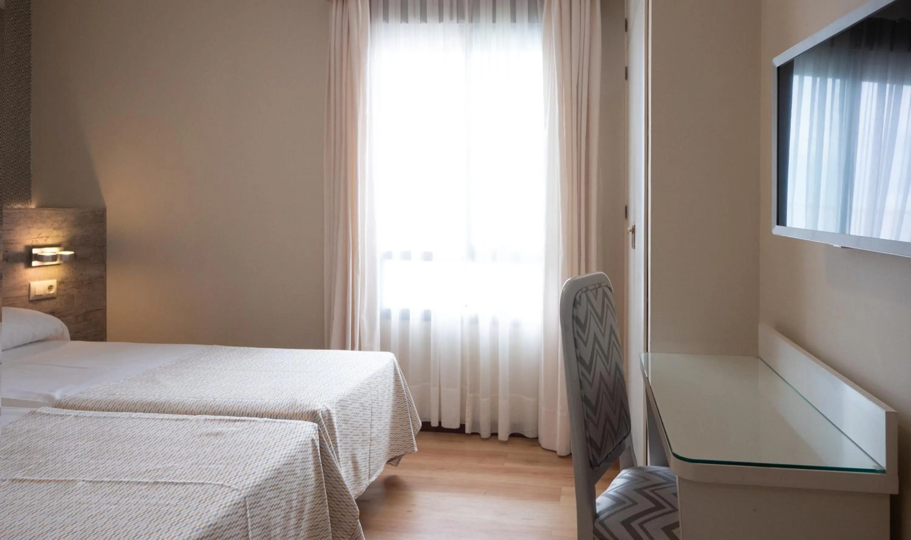 Photo of the whole room, Bed in Hotel Plaza Santa Lucía