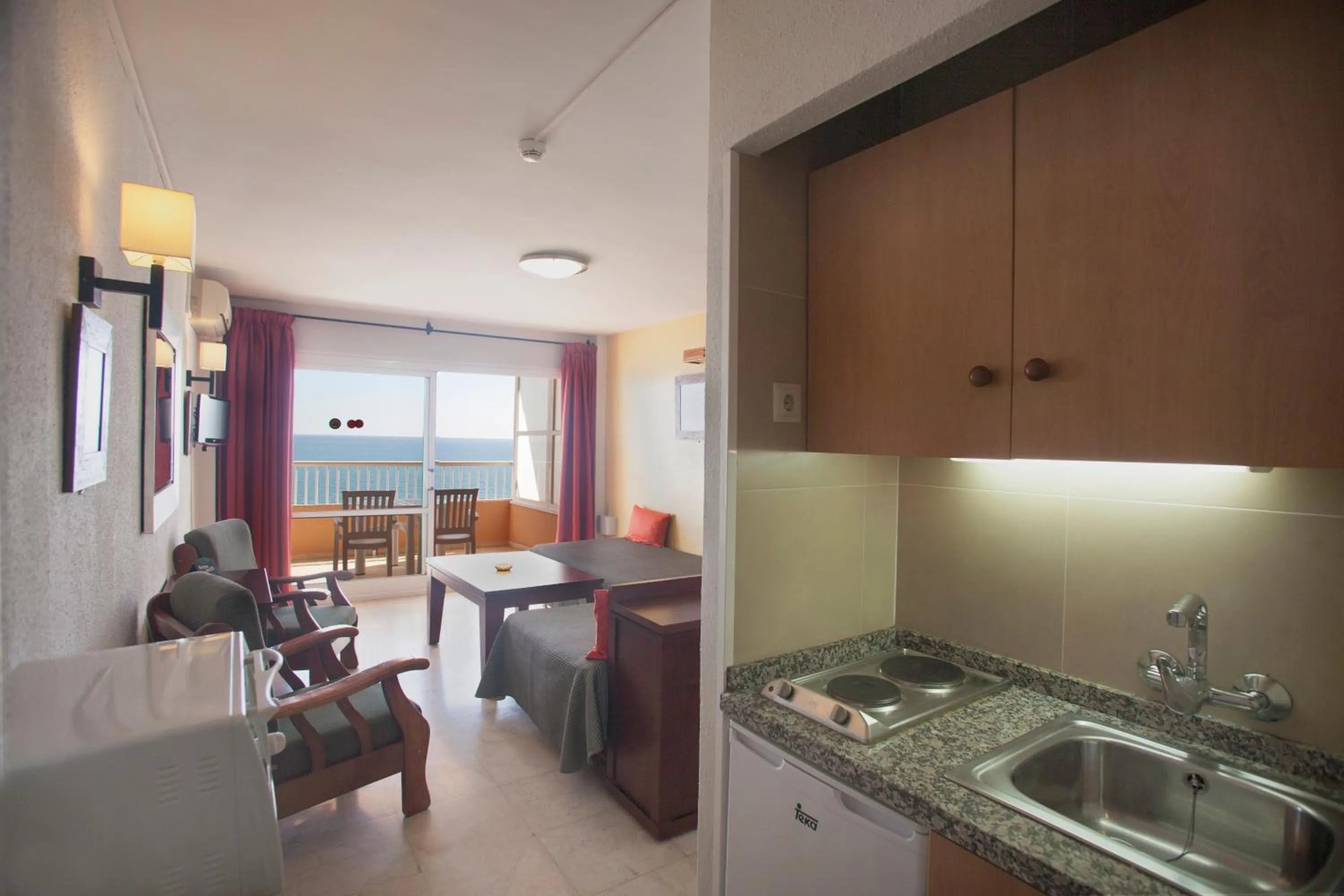 Kitchen or kitchenette in Apartamentos La Jabega