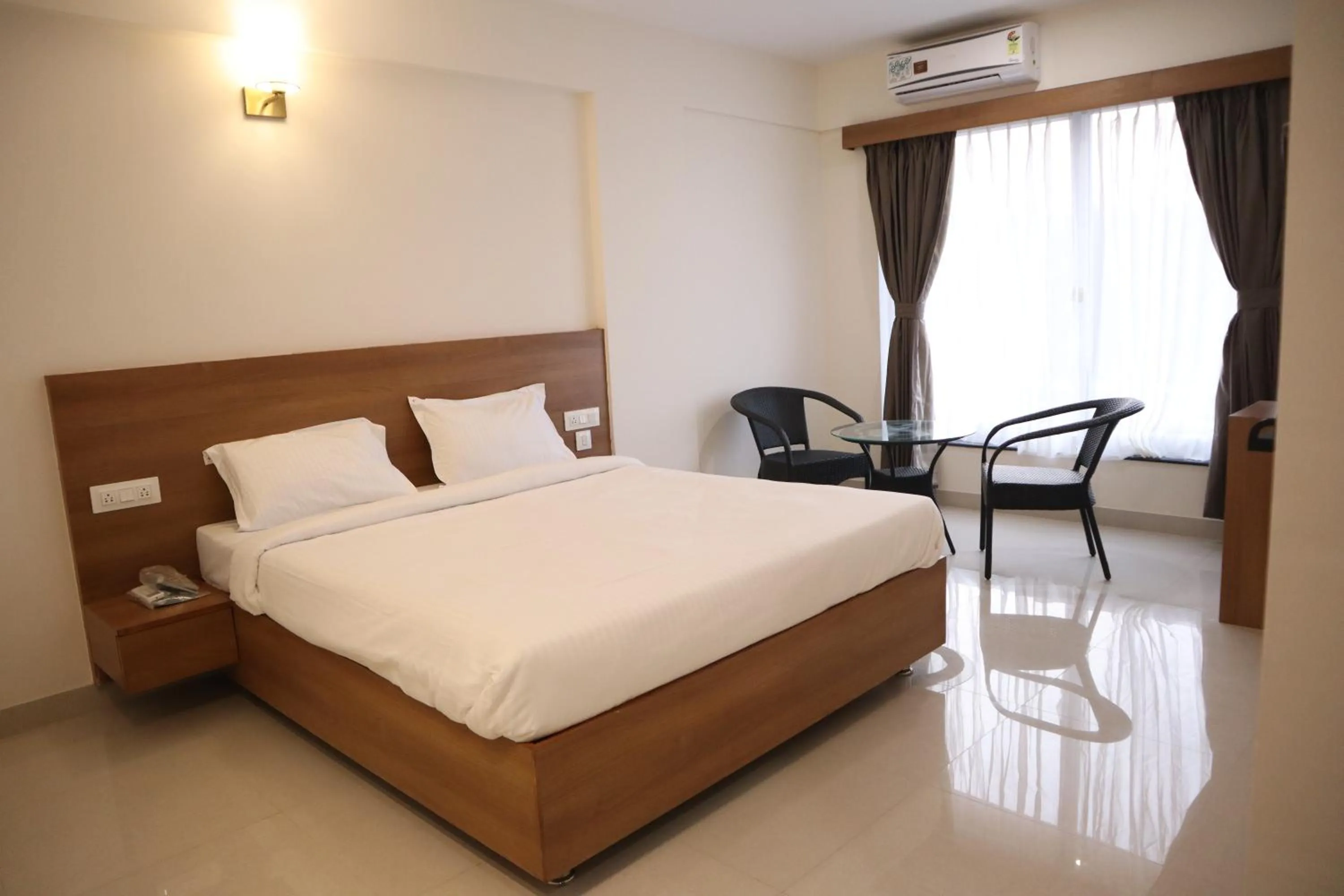 Bedroom, Bed in Hotel Wayfarer