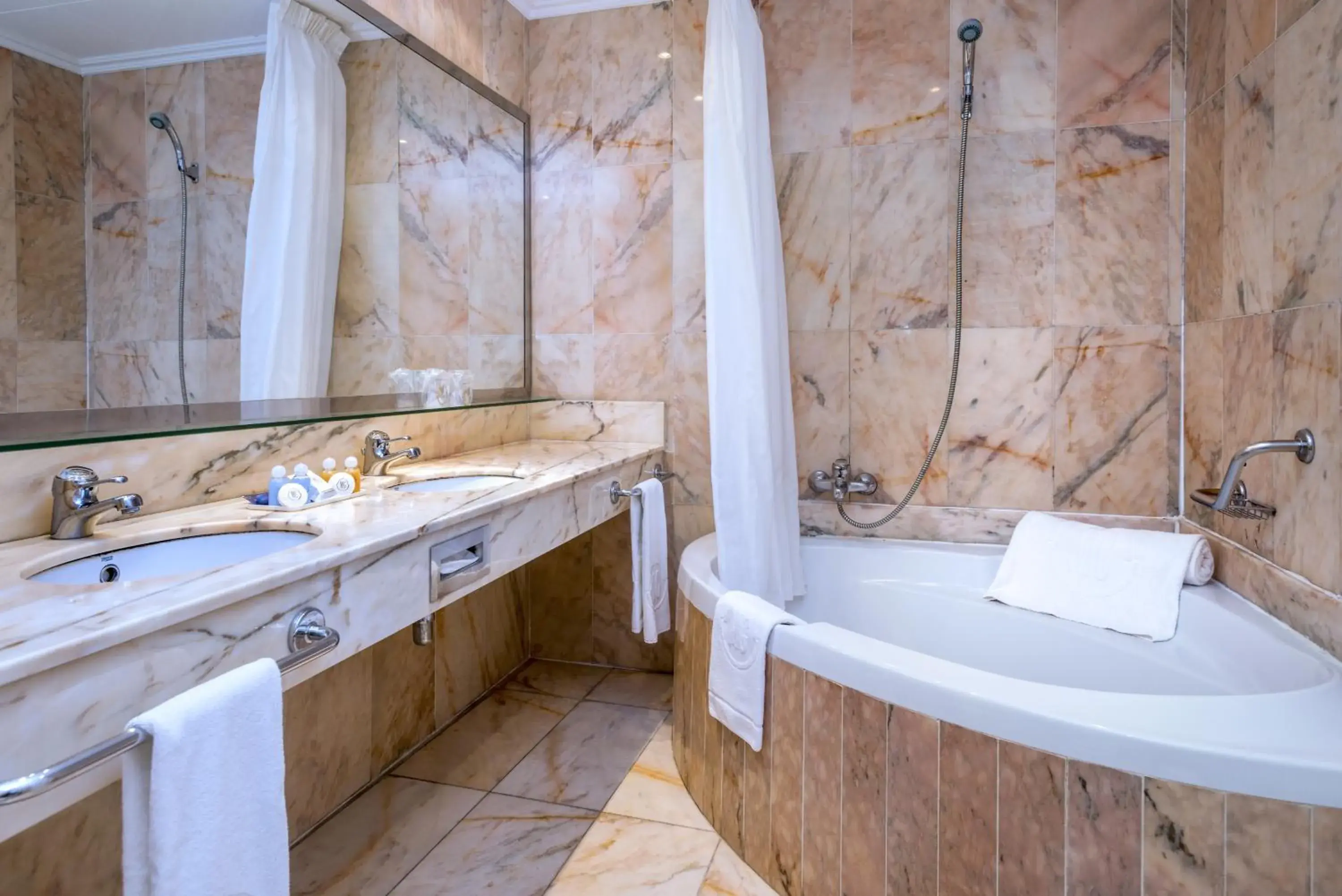 Double Room in Mas Gallau Double Room in Mas Gallau