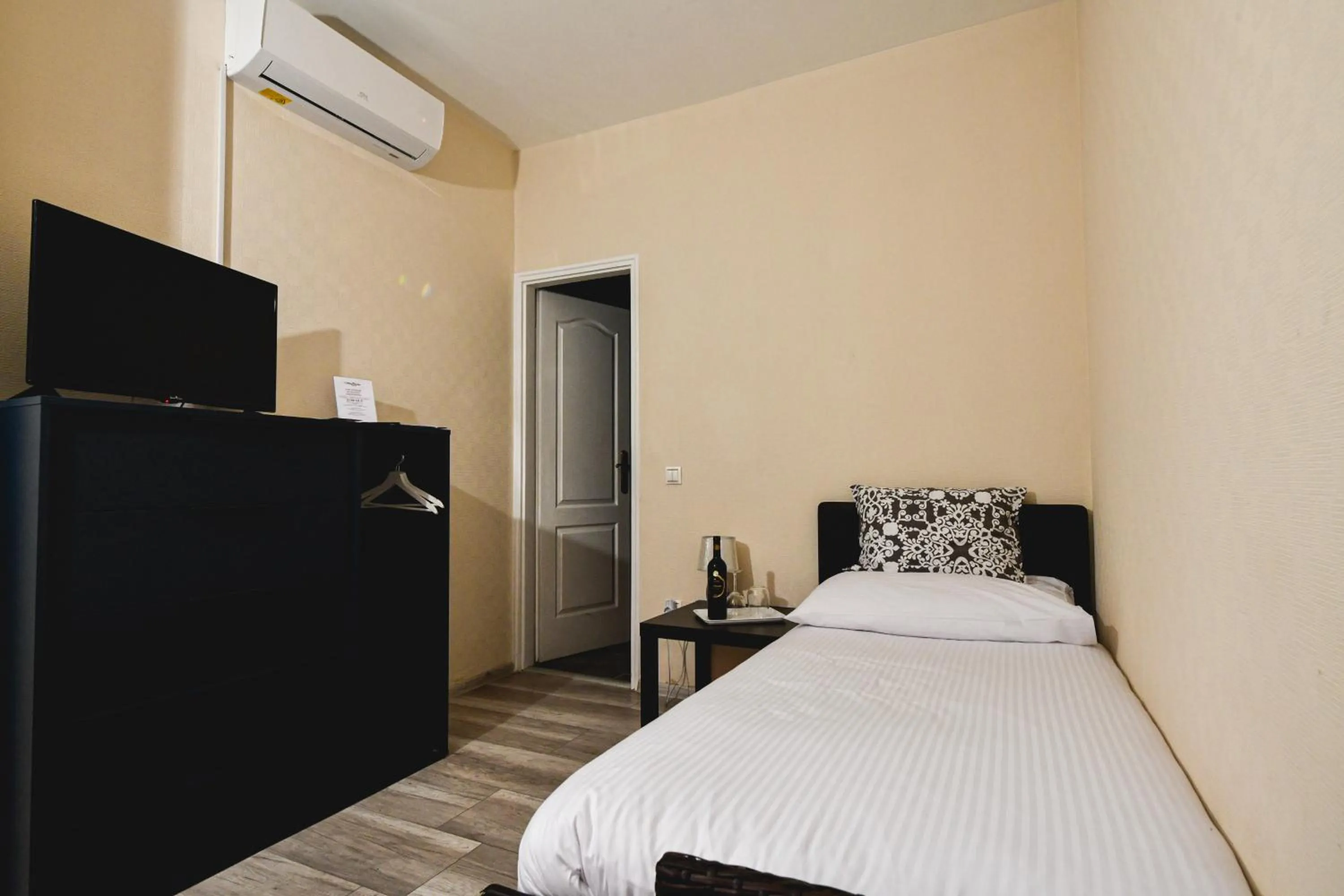 Bed in Végvári Hotel Eger