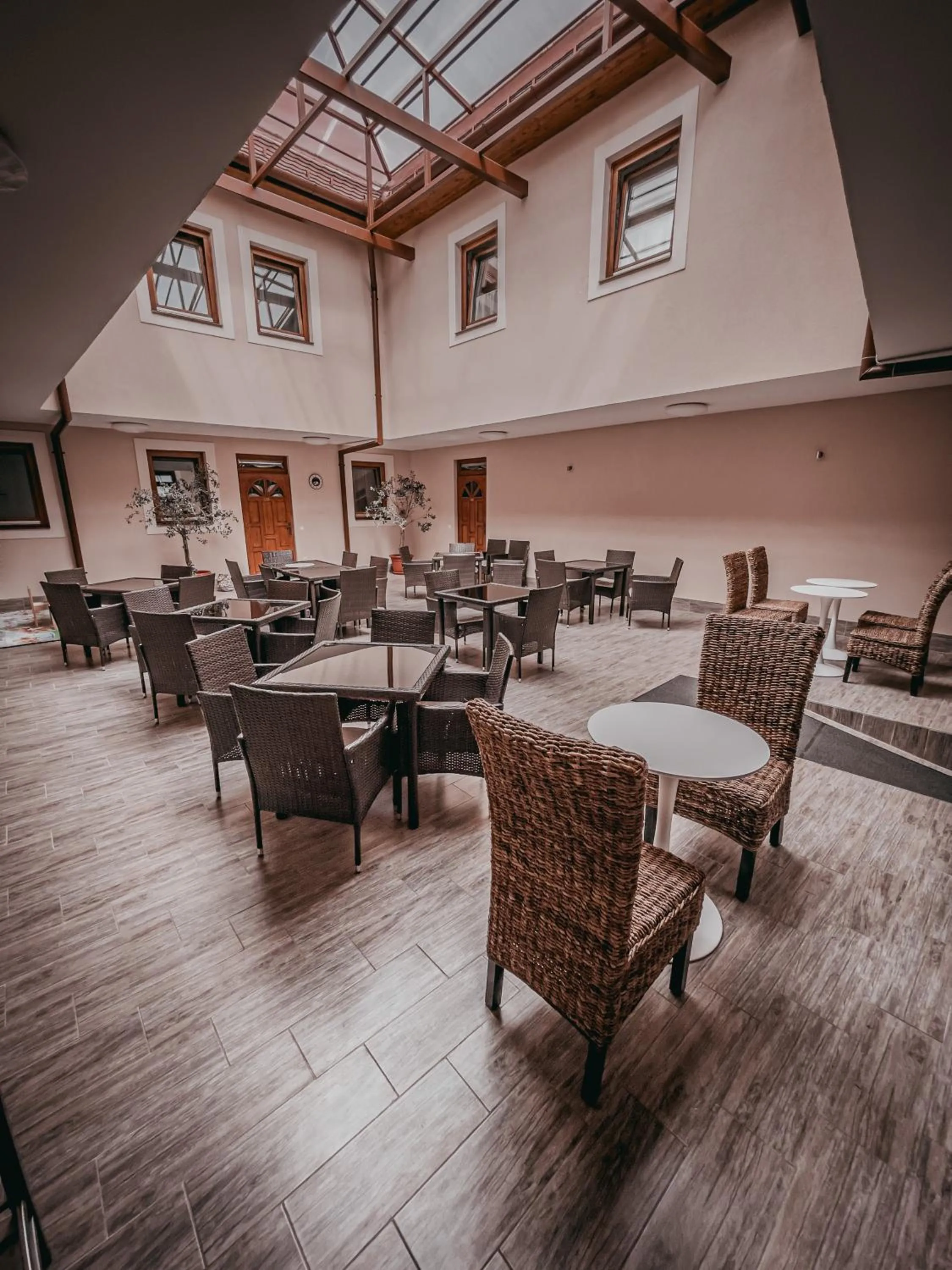 Restaurant/places to eat in Végvári Hotel Eger