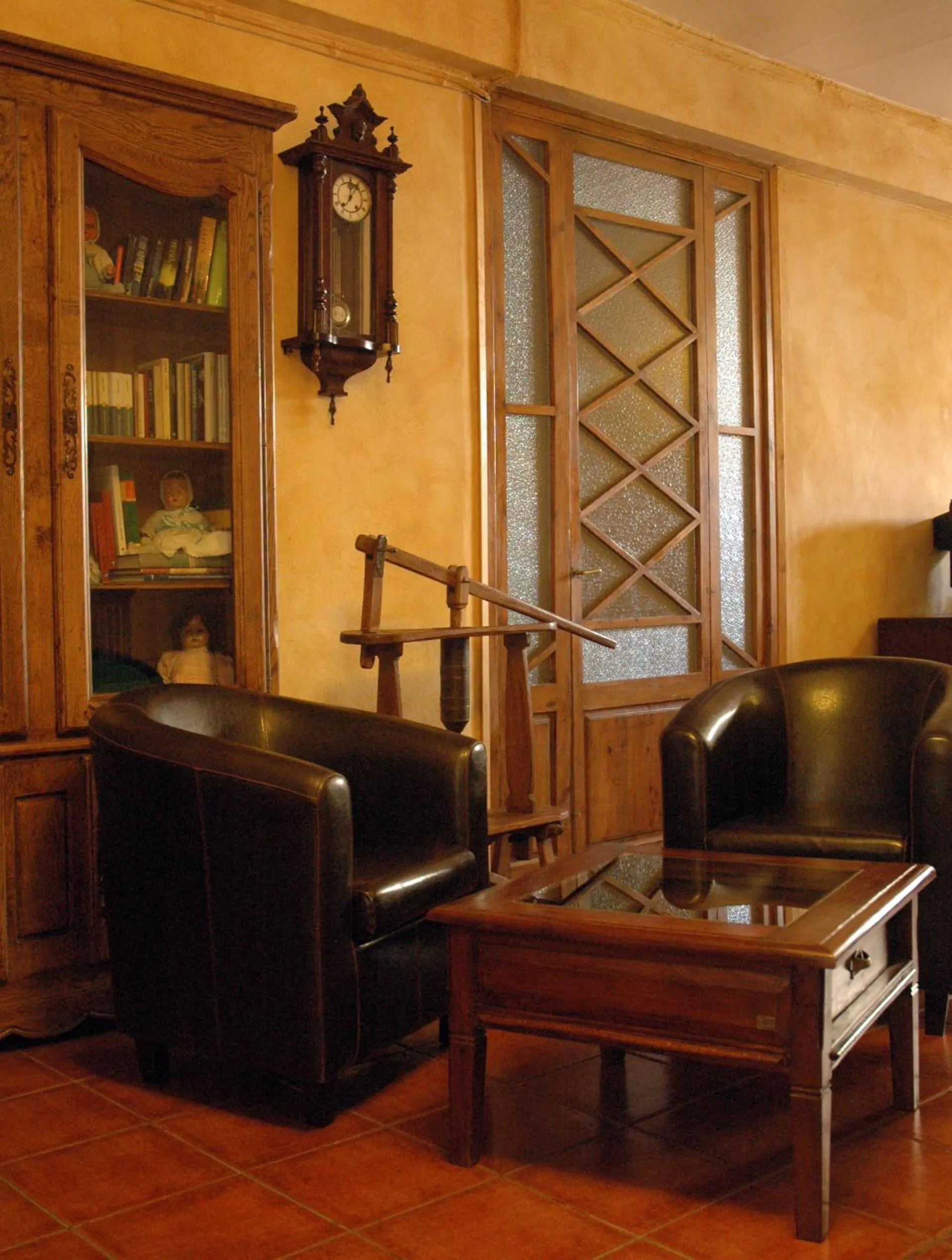 Communal lounge/ TV room in Hotel Andria