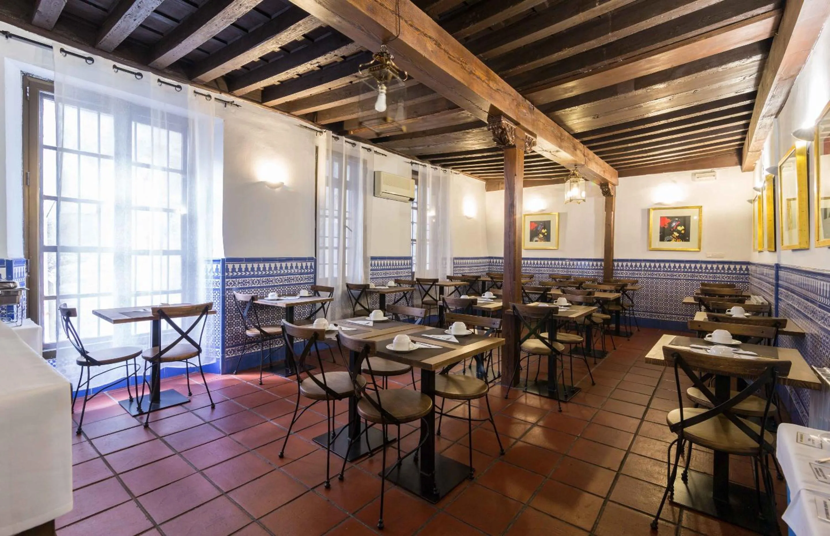 Buffet breakfast in Palacio de Santa Inés