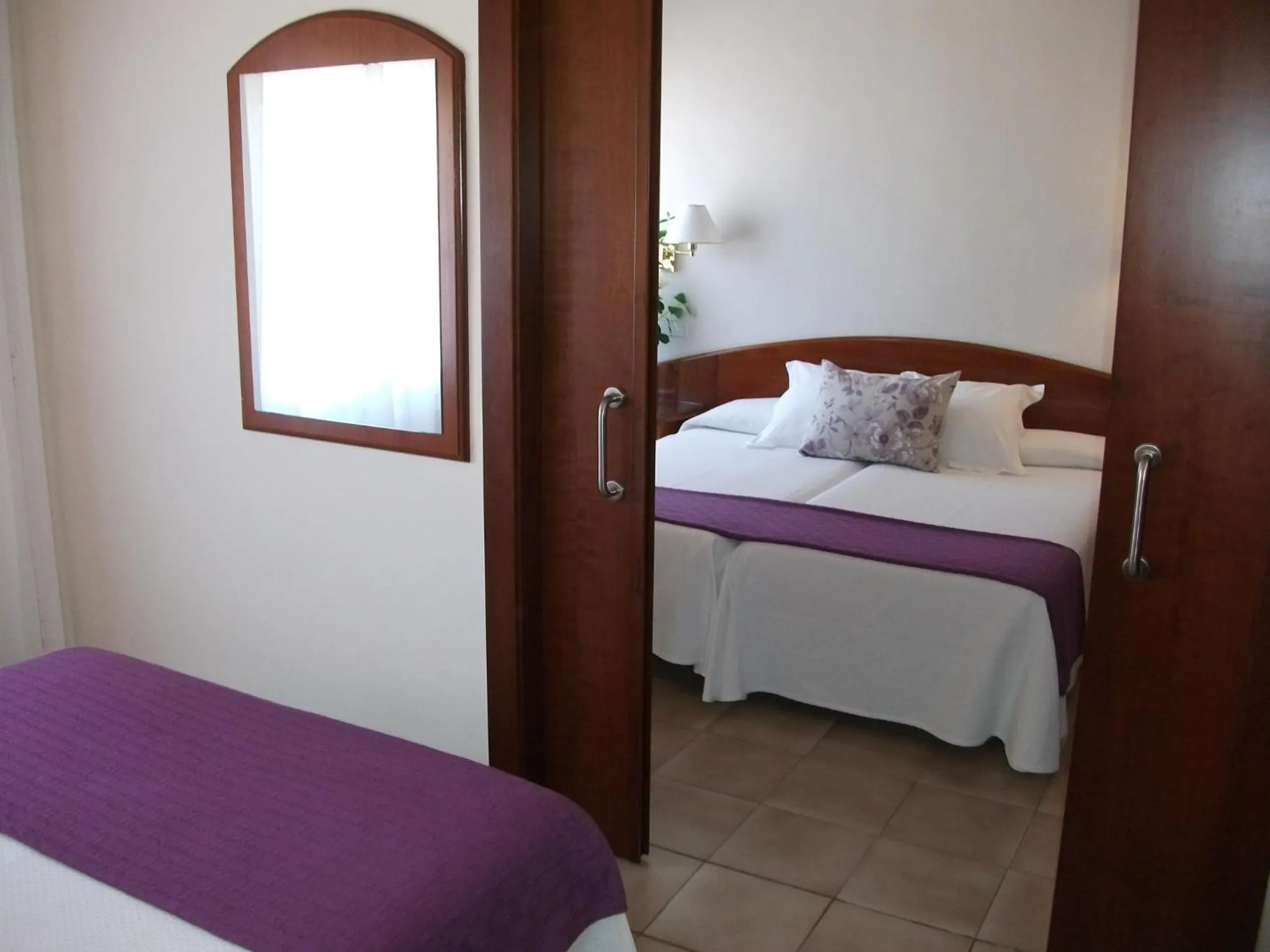 Photo of the whole room, Bed in RVHotels Avenida