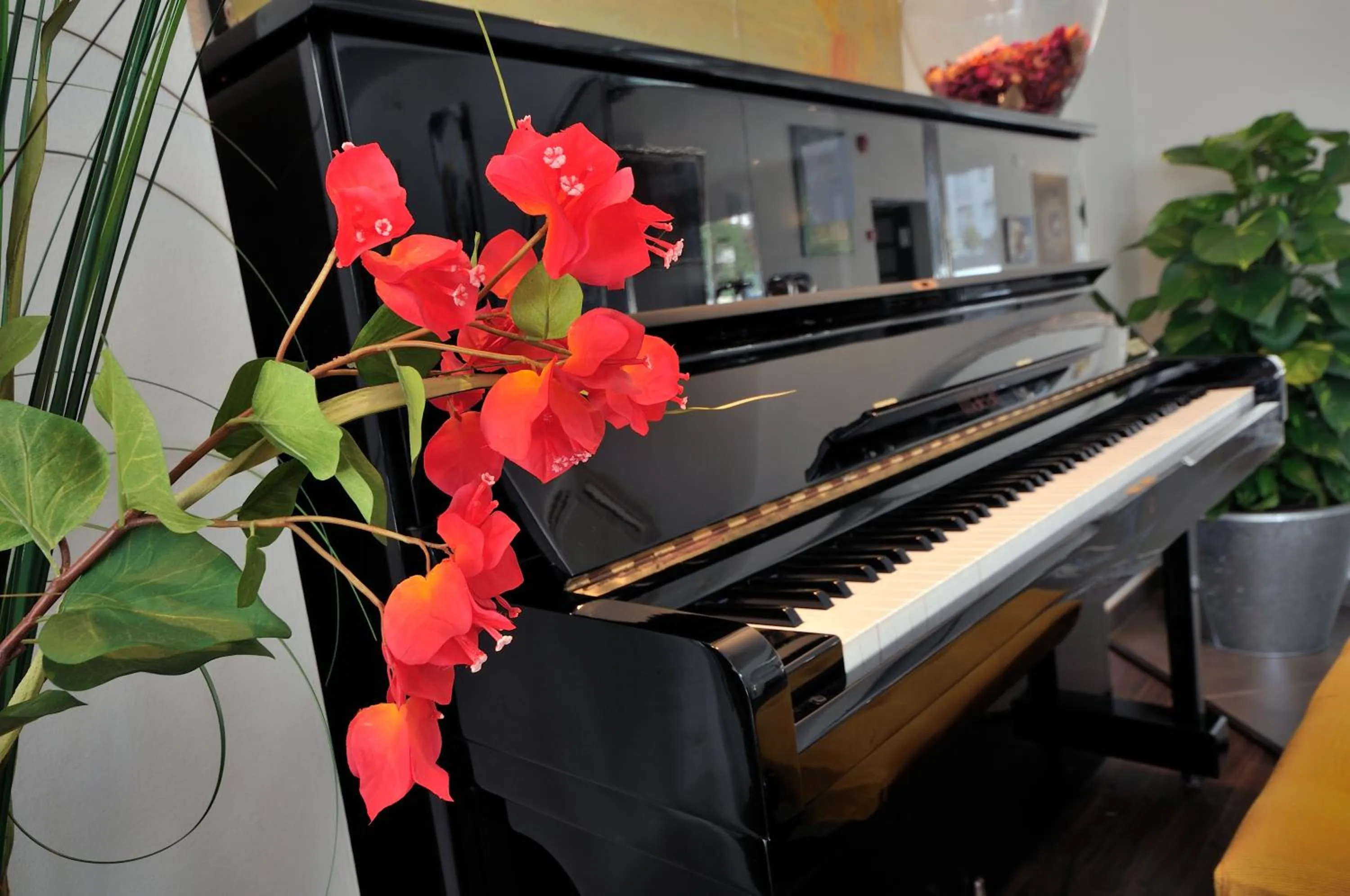 Lounge or bar in RVHotels Avenida