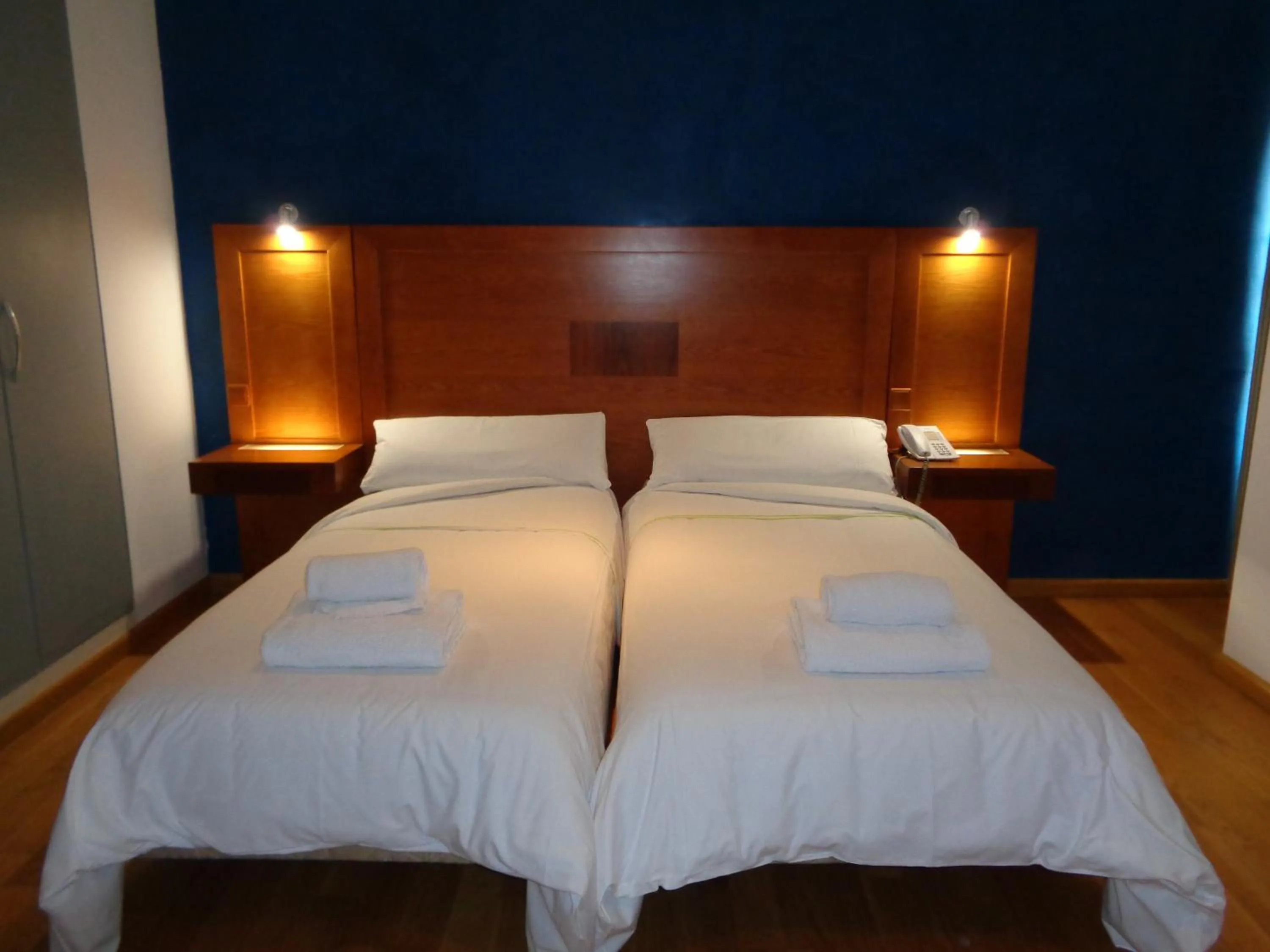 Photo of the whole room in Hotel Villa De Betanzos