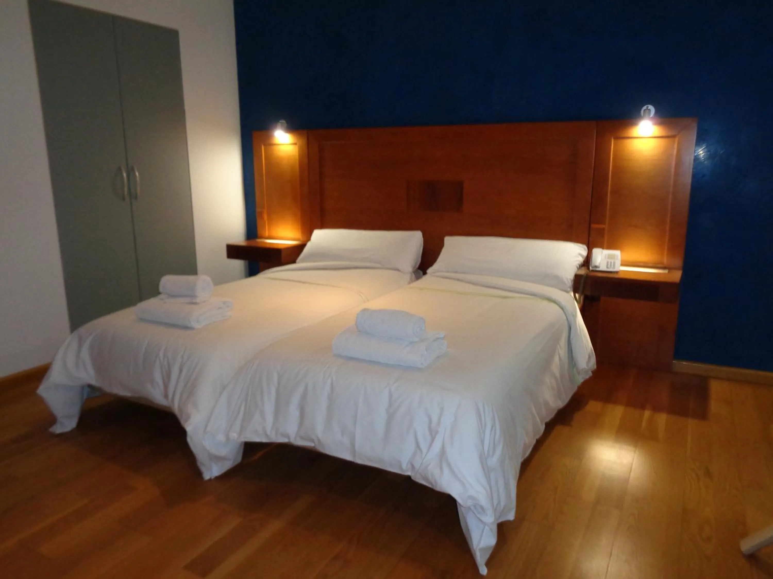 Photo of the whole room in Hotel Villa De Betanzos