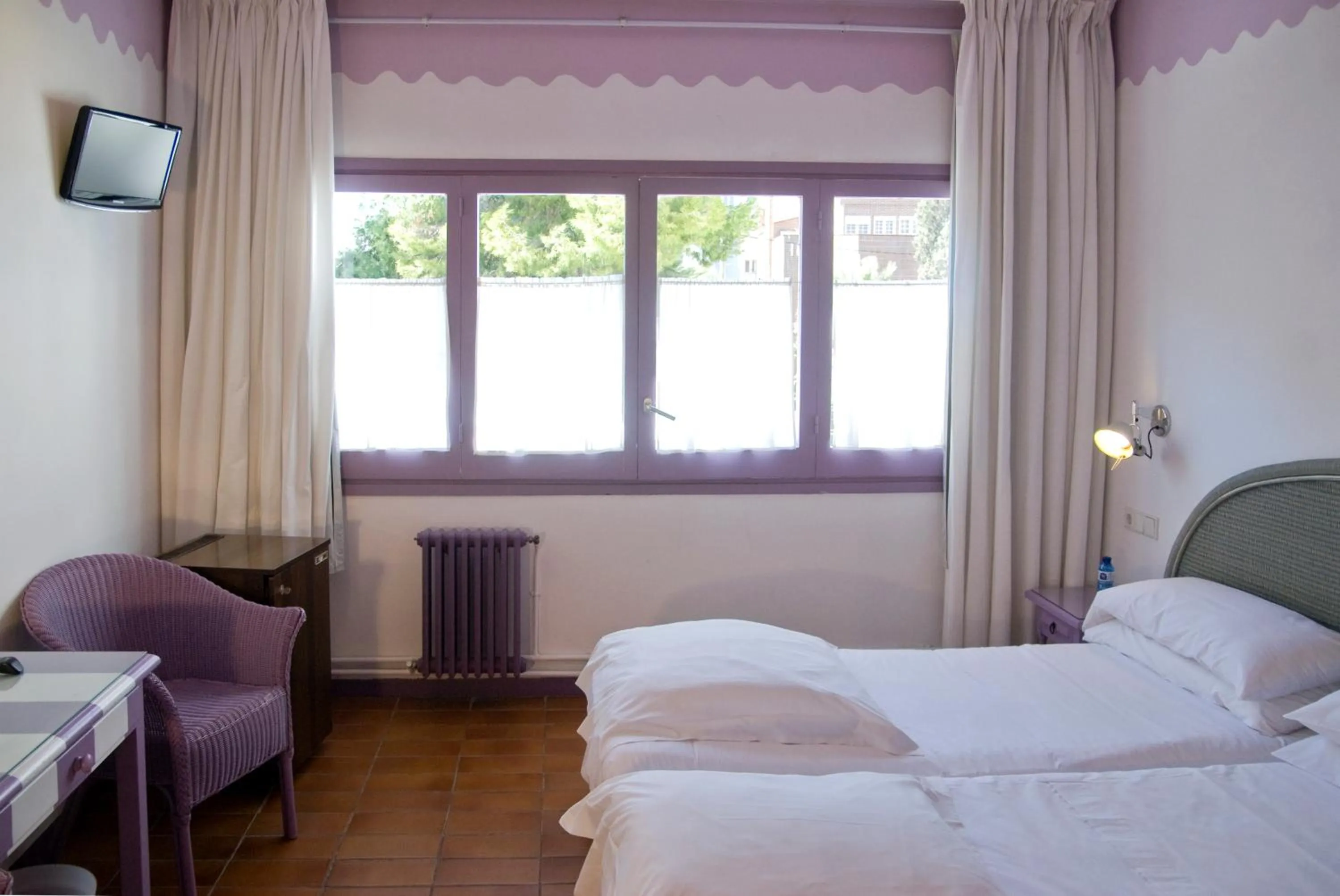 Bedroom, Bed in Cèsar