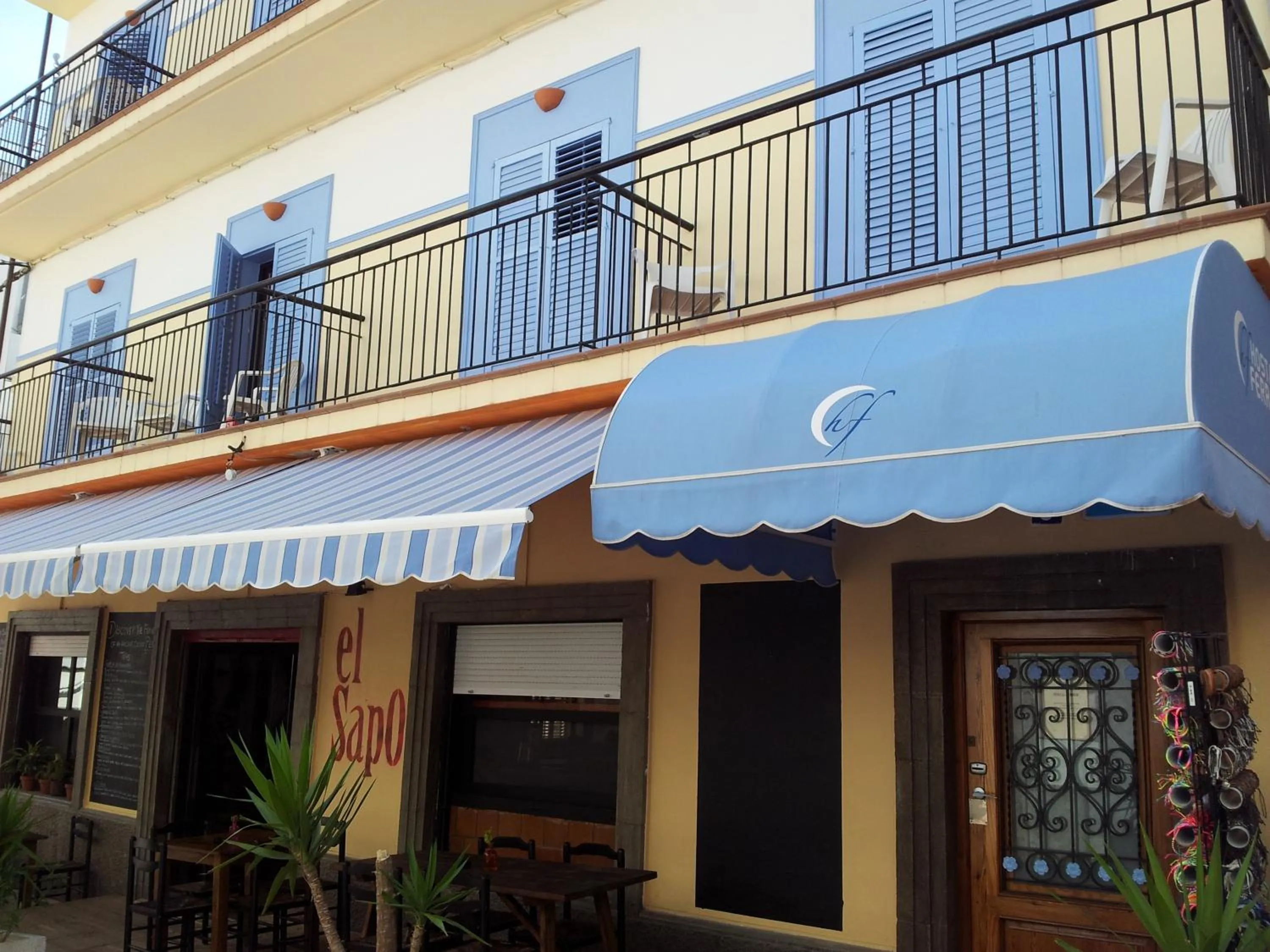 Property building in Hostal Ferrer