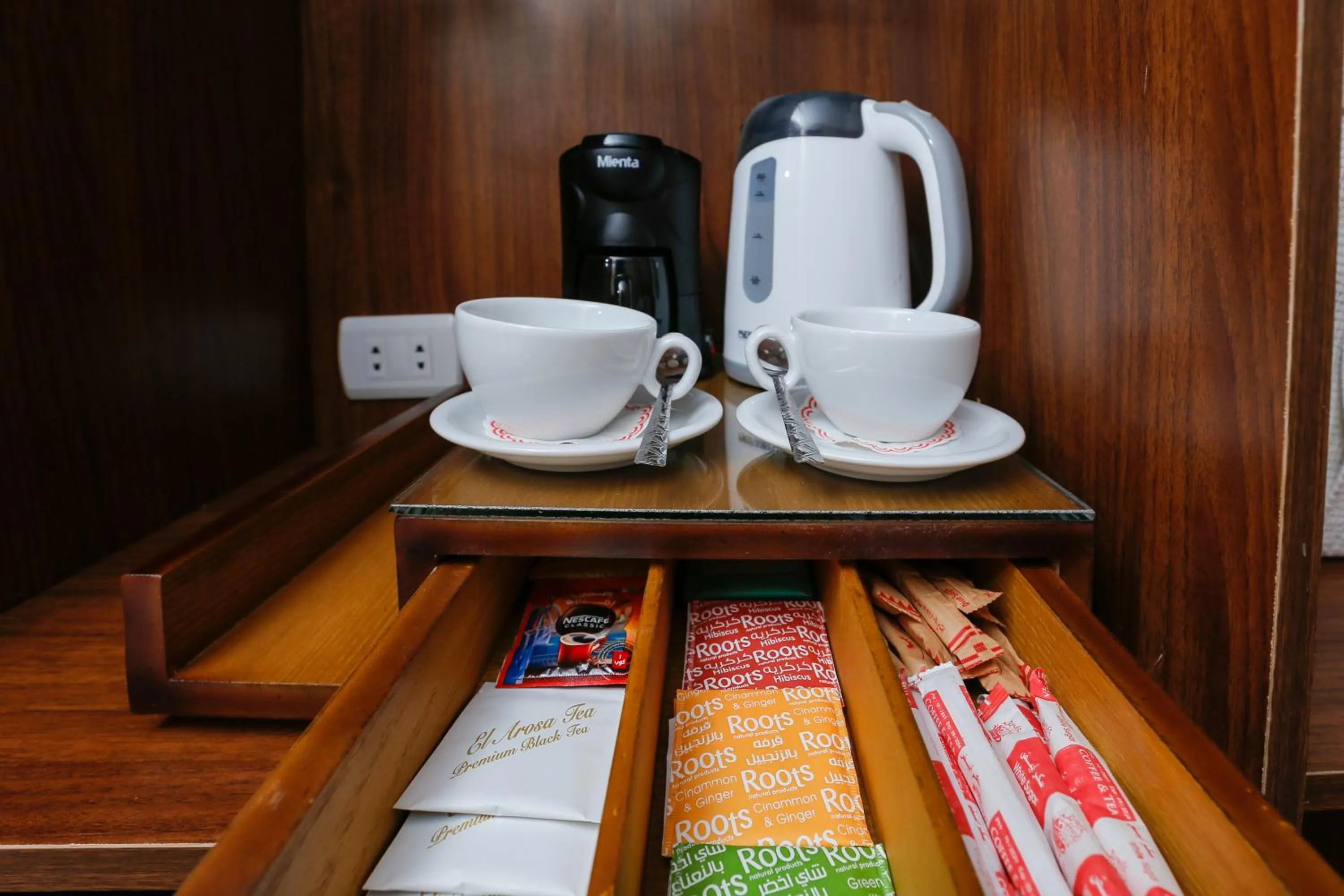 Coffee/tea facilities in Sky Pyramids View Inn