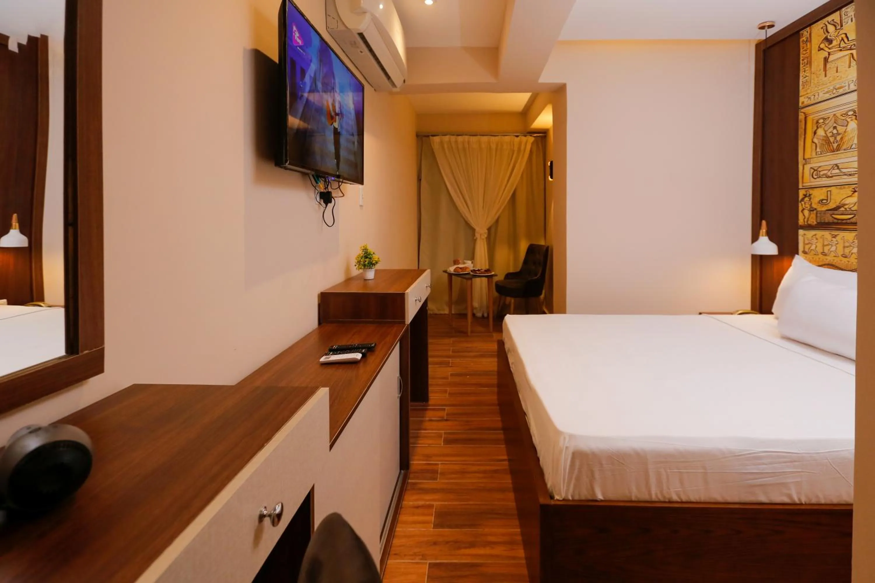 Bed in Sky Pyramids View Inn