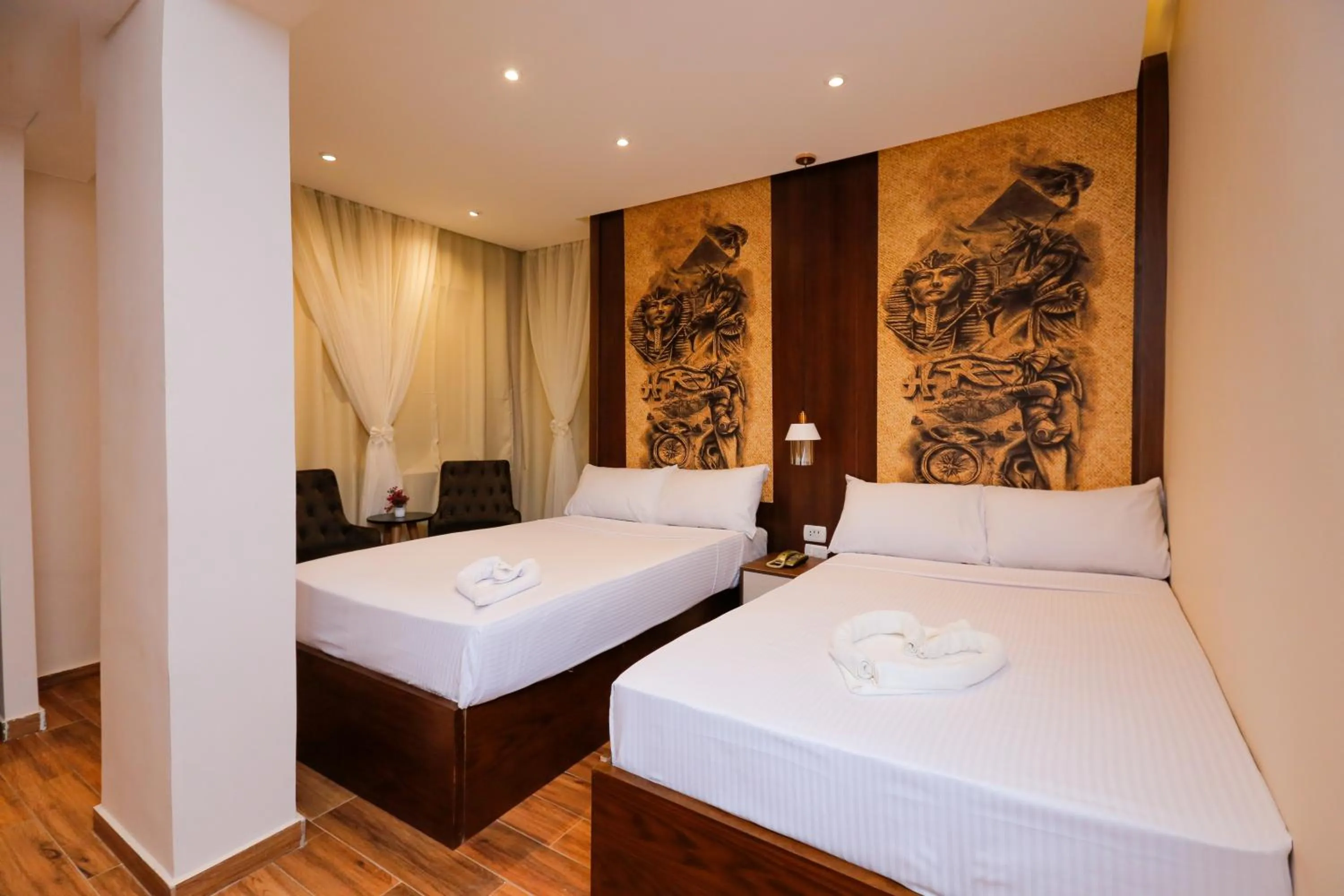 Bed in Sky Pyramids View Inn