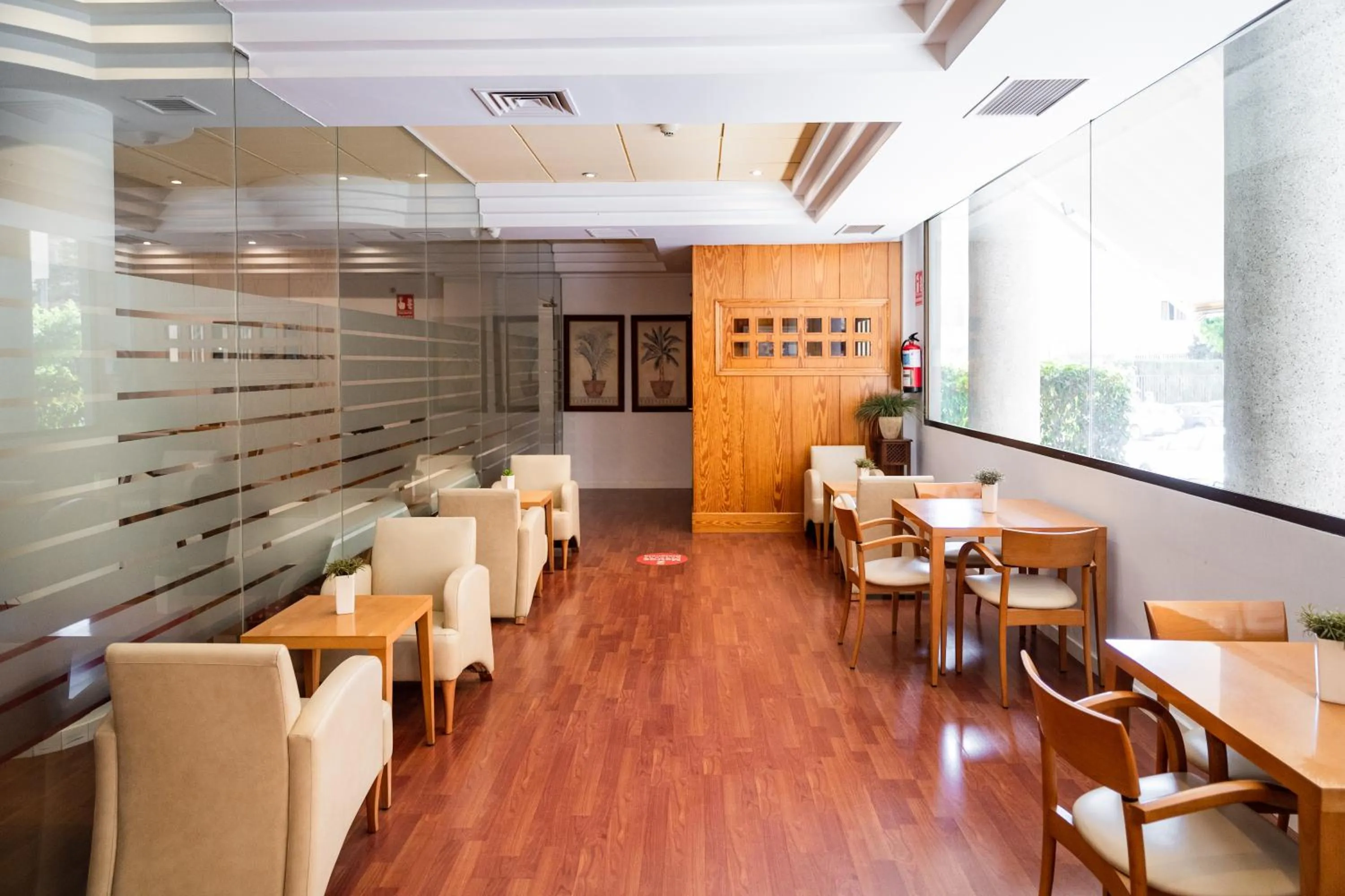 Restaurant/places to eat in Hotel Villa San Juan