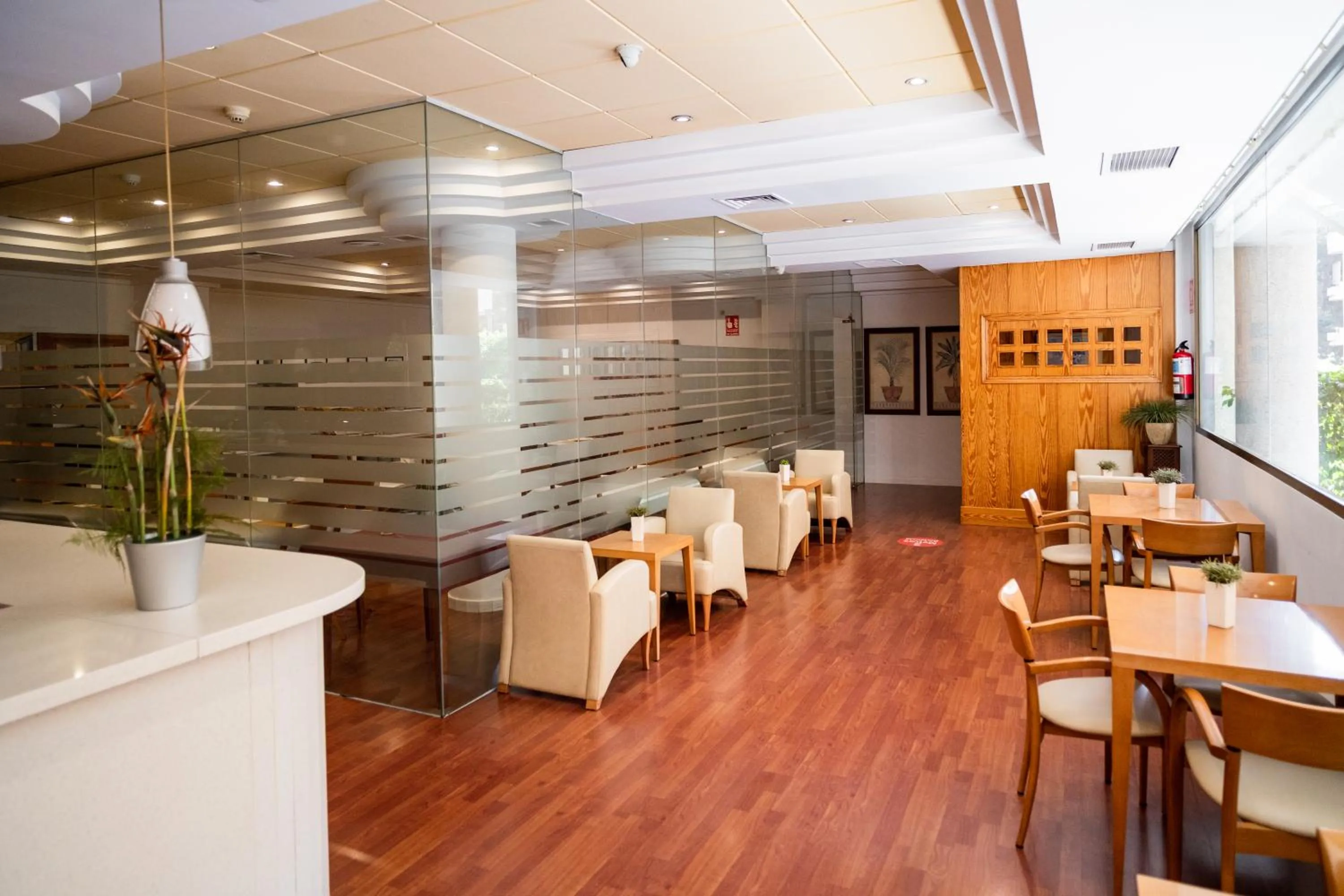 Restaurant/places to eat in Hotel Villa San Juan