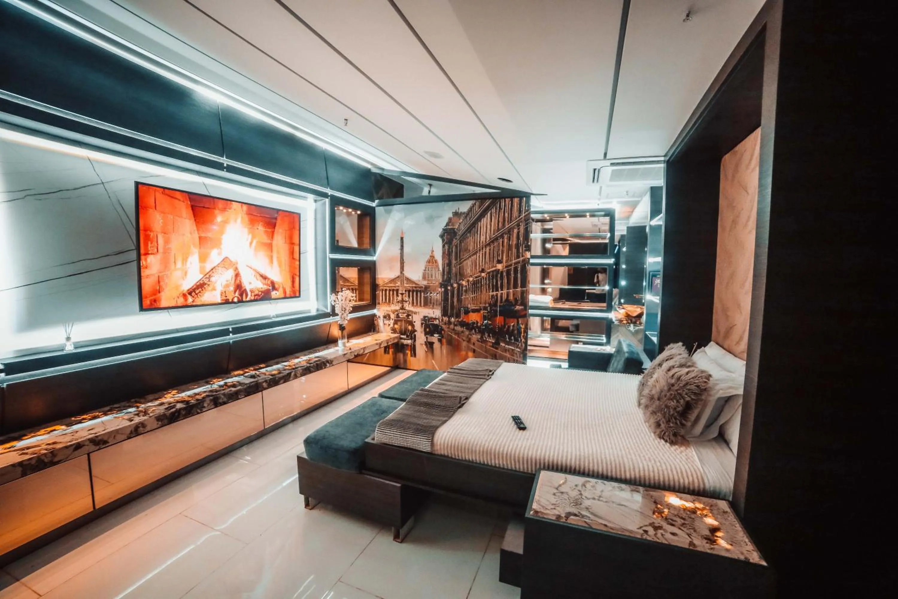 Bedroom, Bed in 1Million Luxury Suites