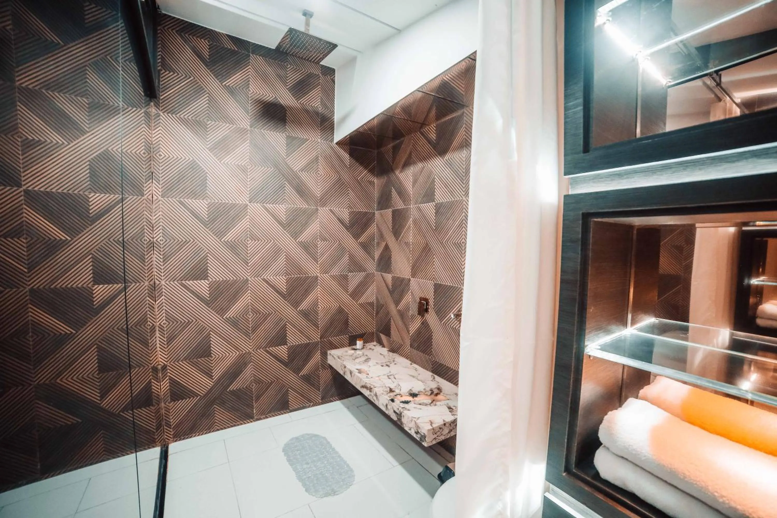 Bathroom, Bed in 1Million Luxury Suites