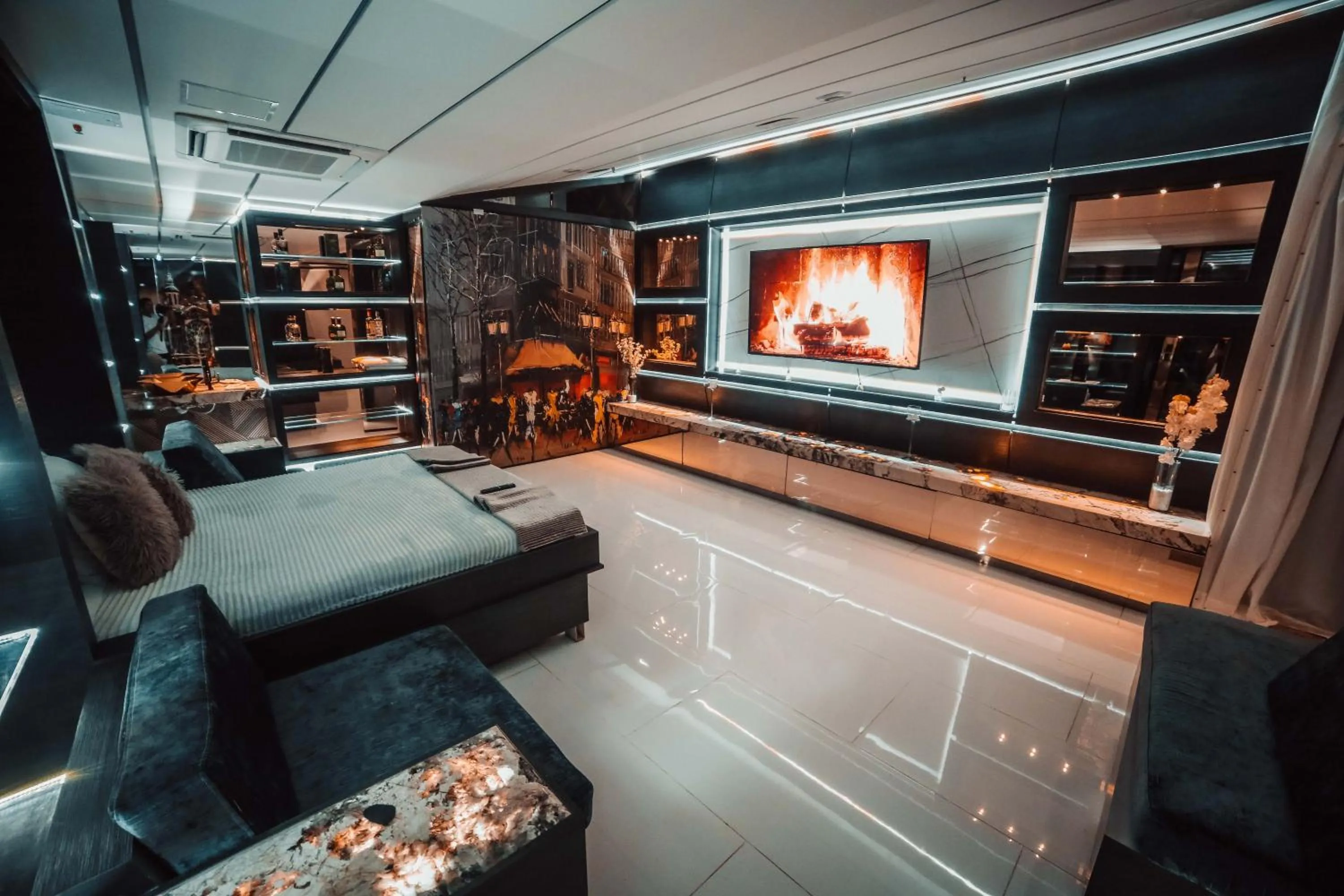 Bedroom, Bed in 1Million Luxury Suites