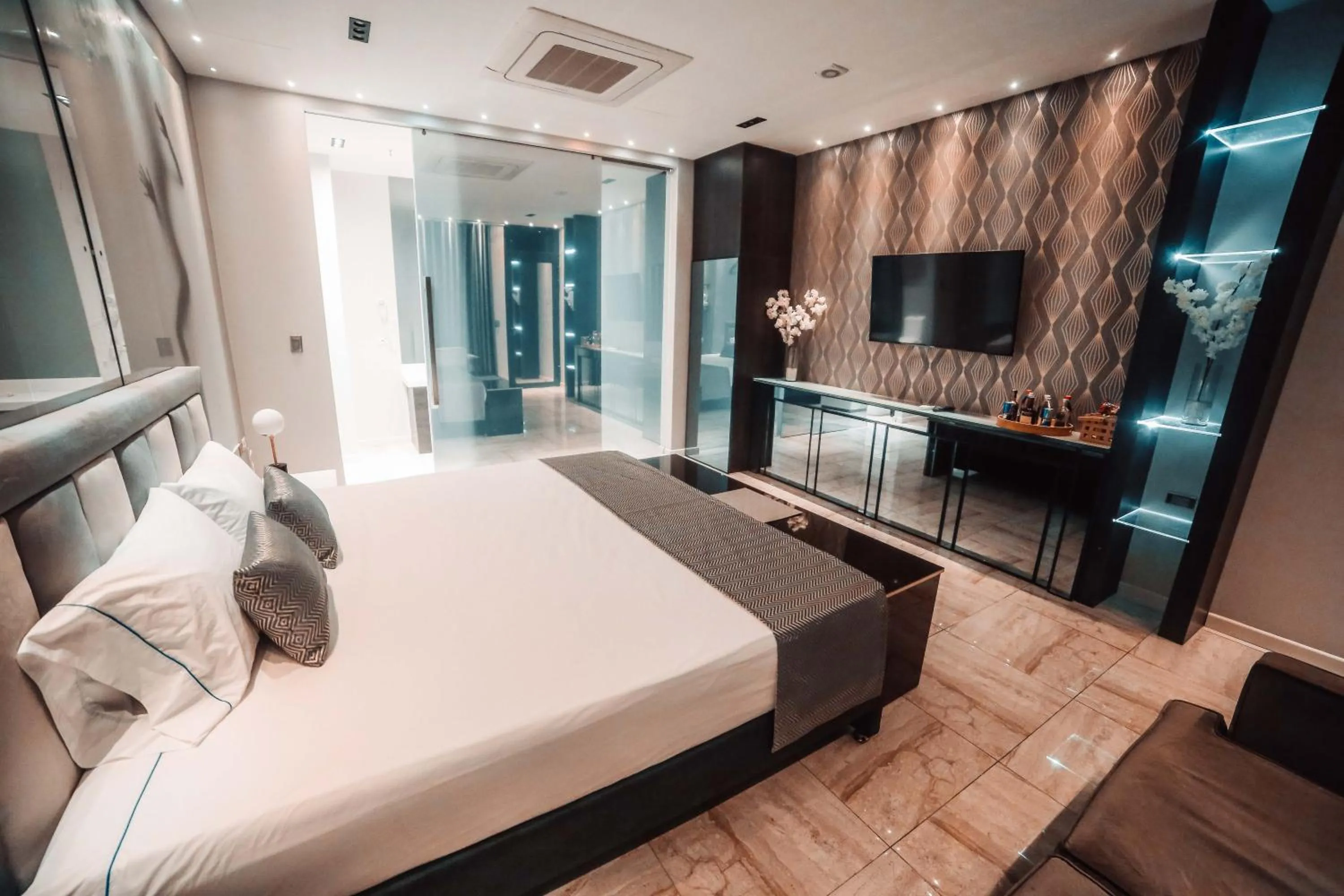 Bedroom, Bed in 1Million Luxury Suites