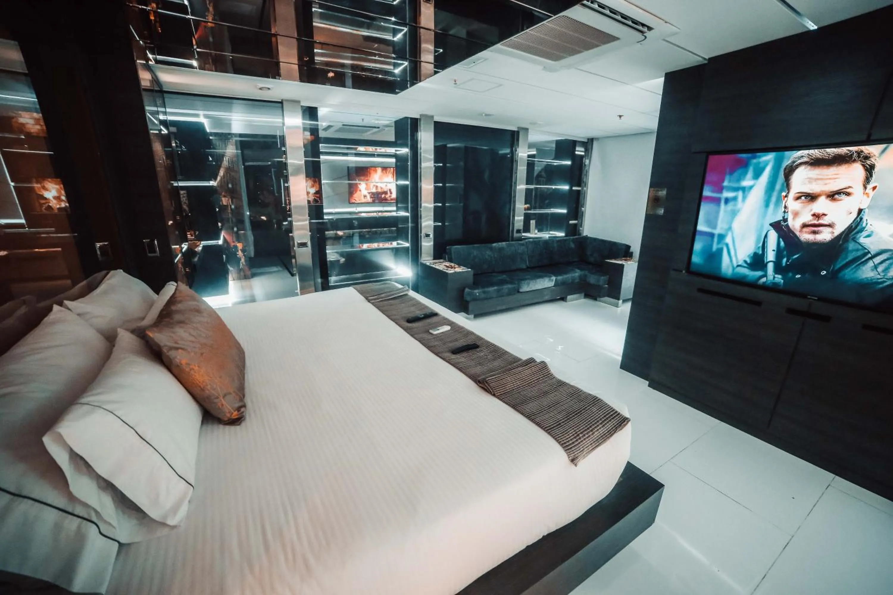 Bedroom, Bed in 1Million Luxury Suites