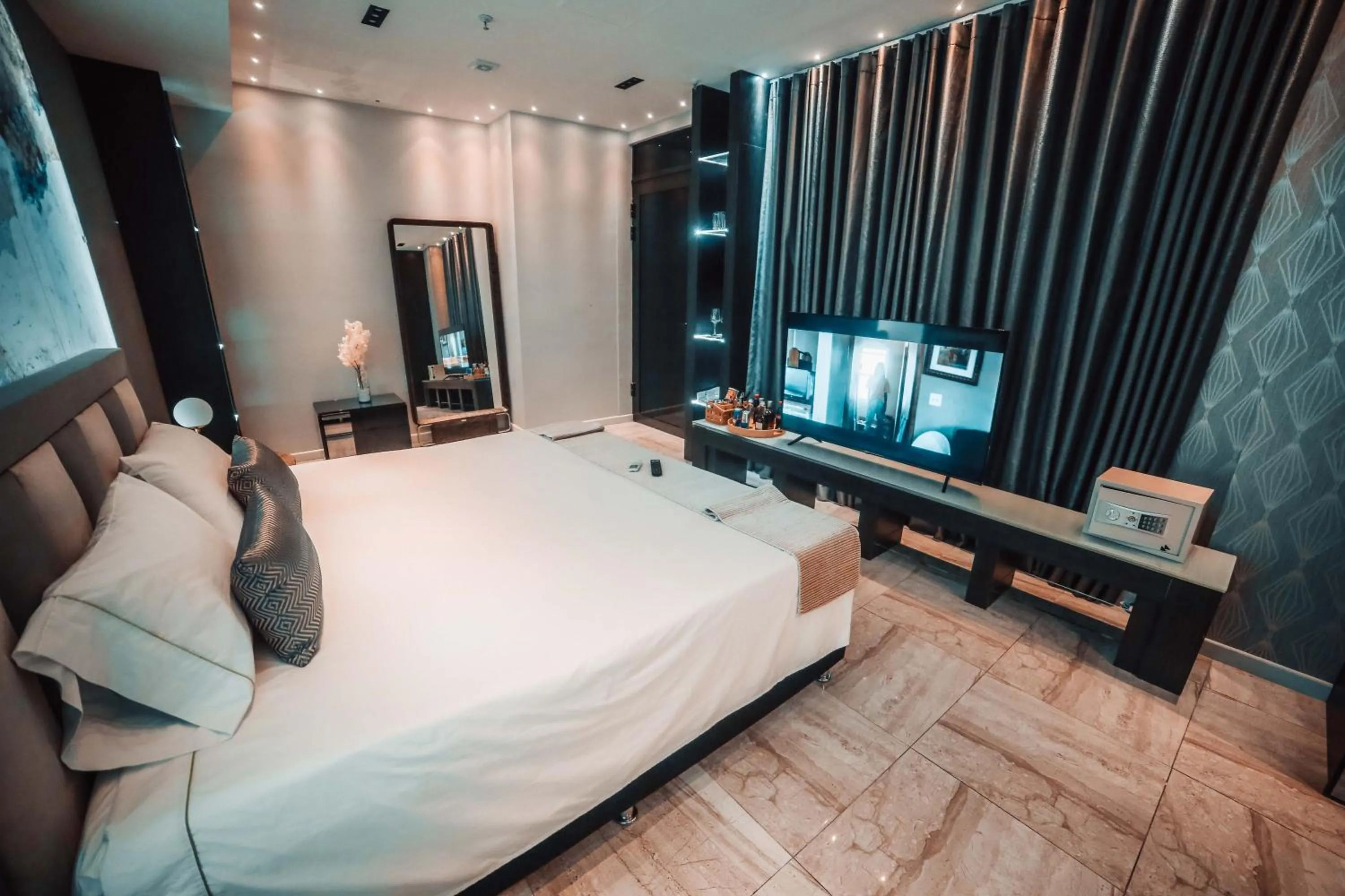 Bedroom, Bed in 1Million Luxury Suites