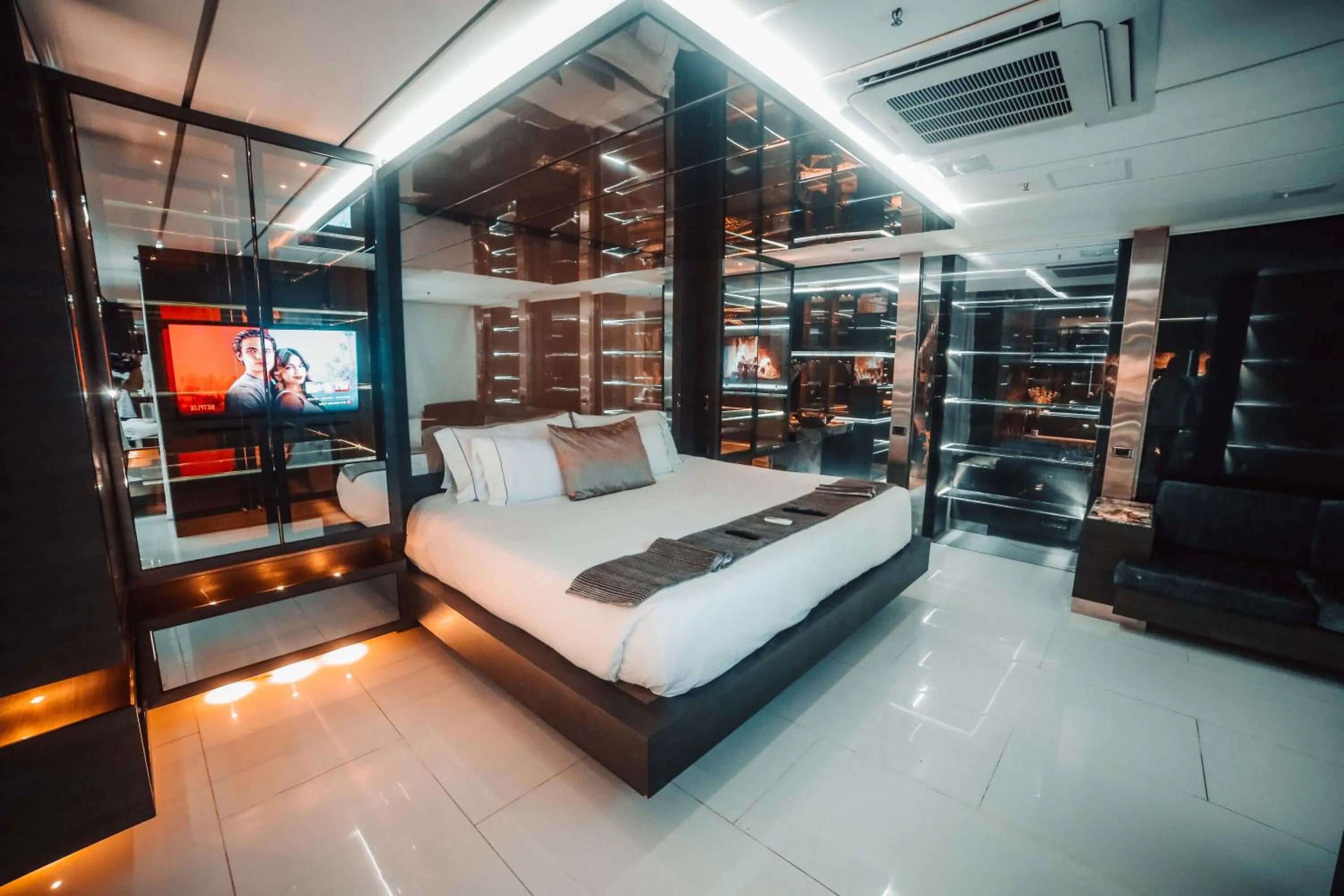 Bedroom, Bed in 1Million Luxury Suites