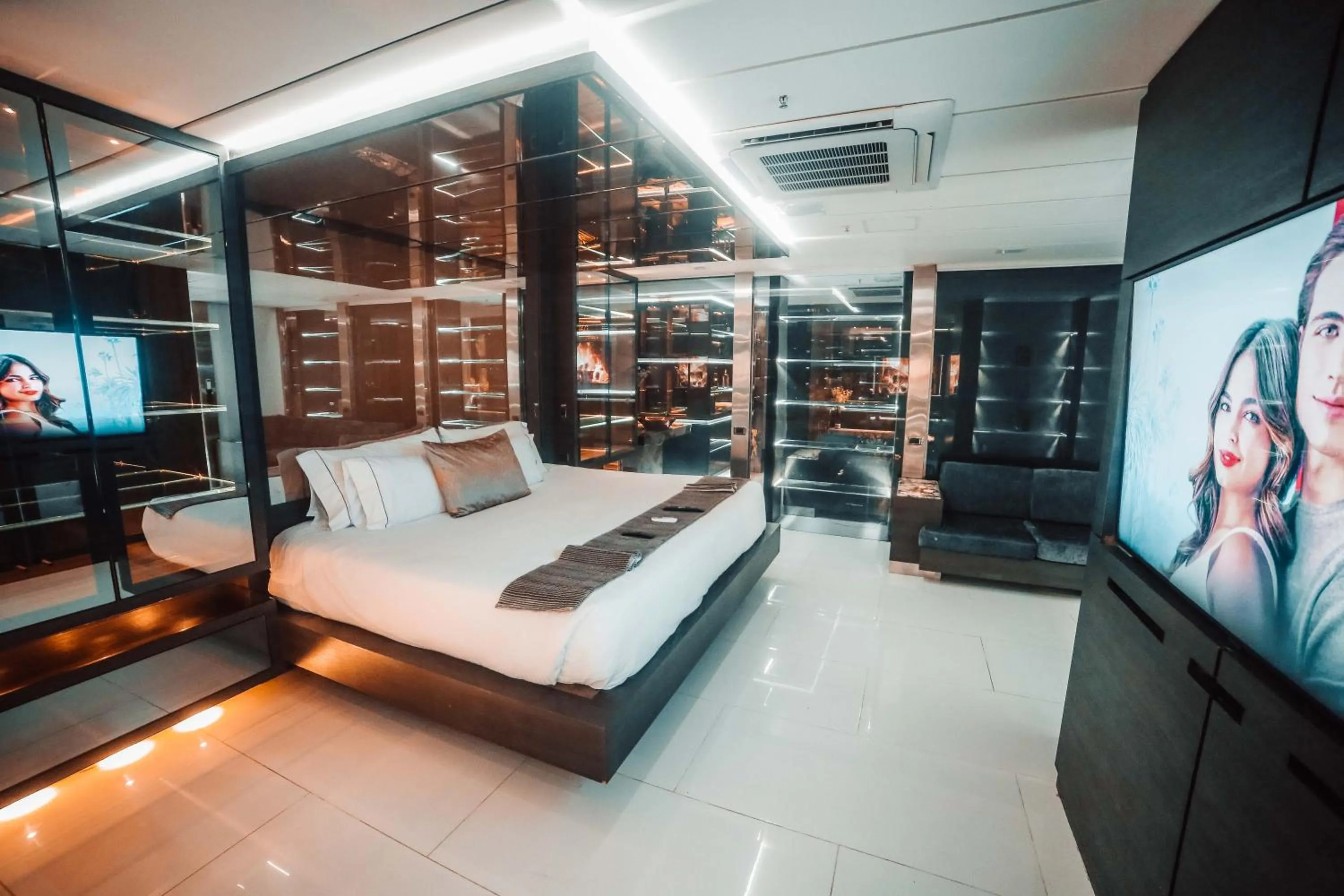 Bedroom, Bed in 1Million Luxury Suites