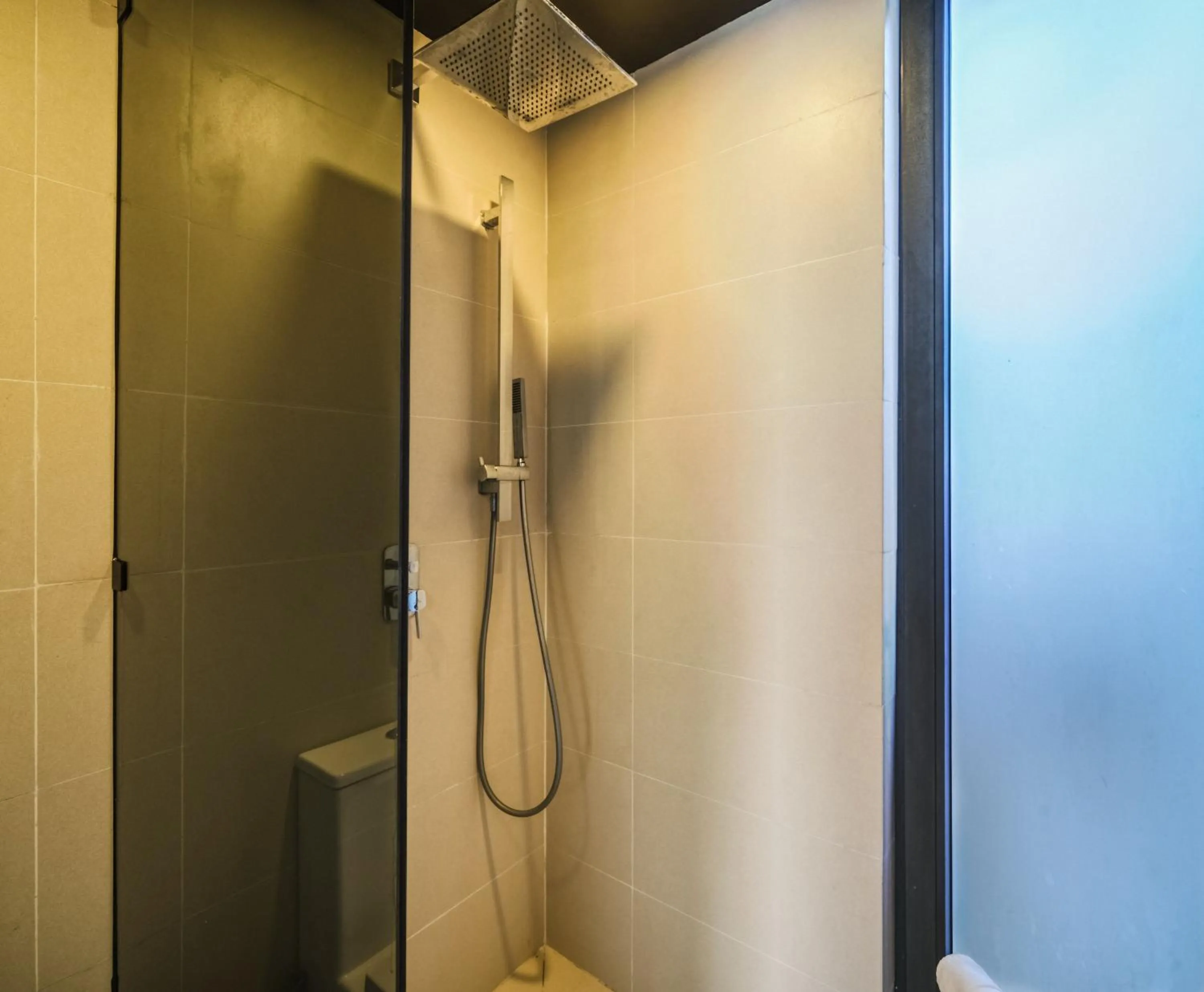 Shower in 2BR Coworking Freestanding Bathtub Private Pool