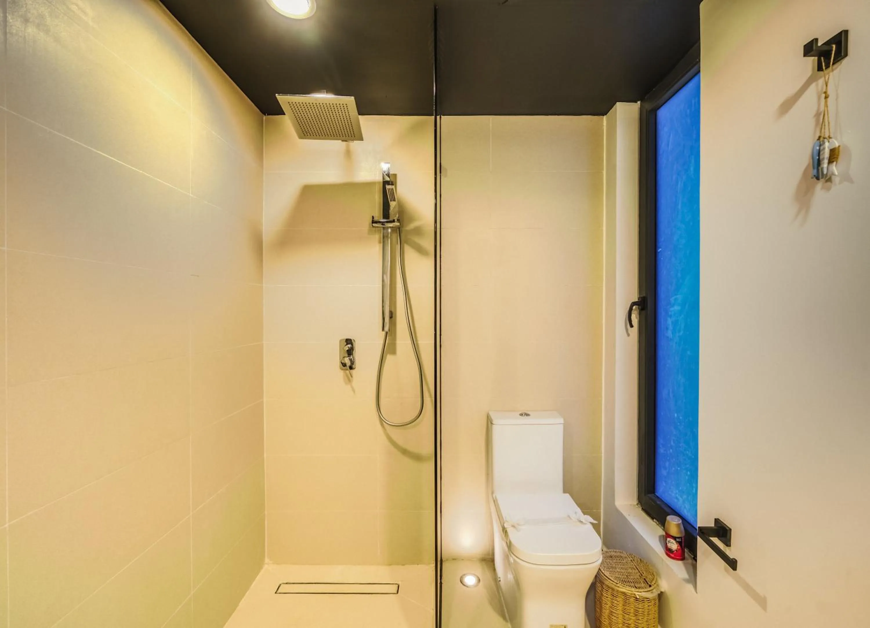 Shower in 2BR Coworking Freestanding Bathtub Private Pool