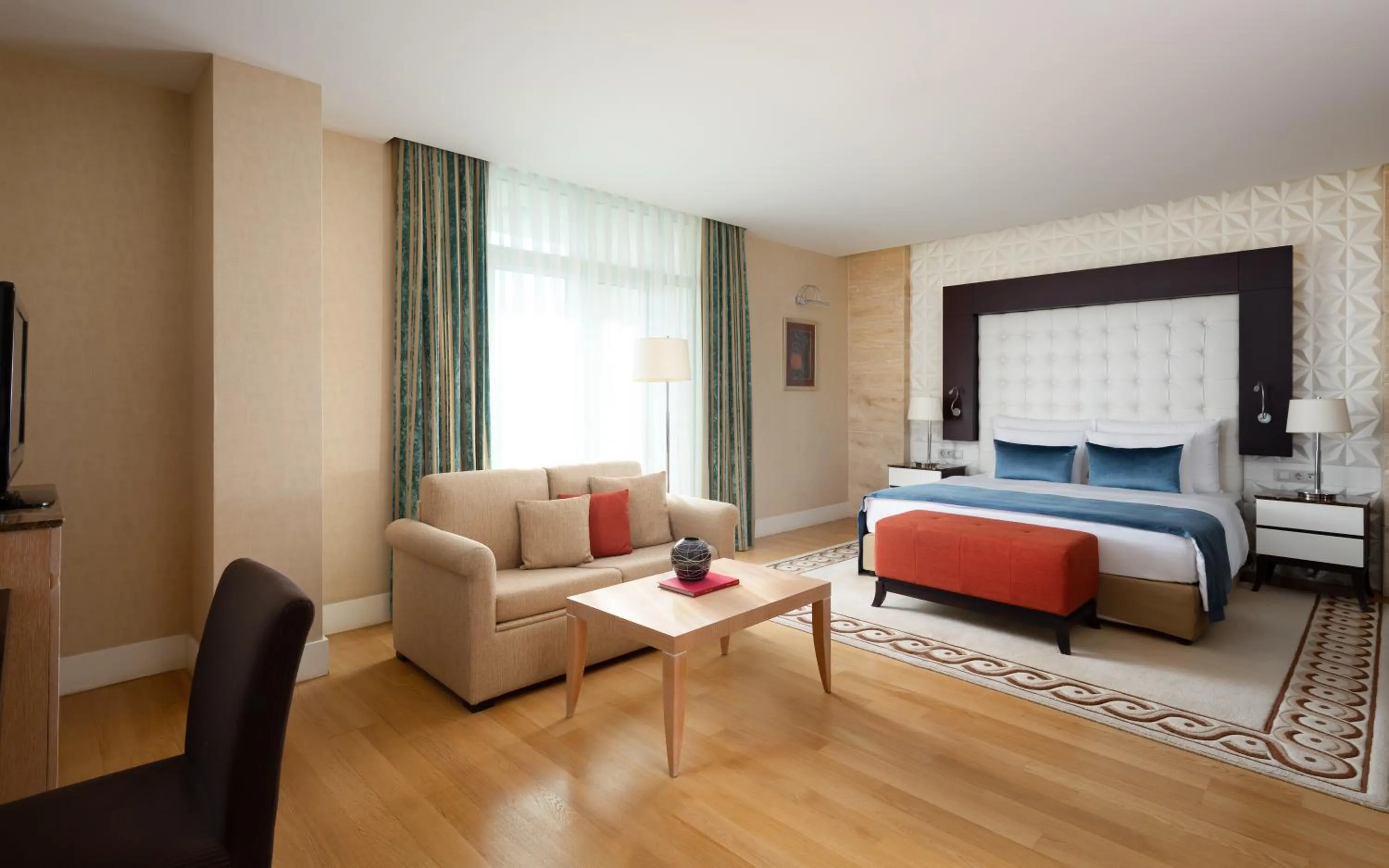 Bed in Badamdar Hotel and Residences