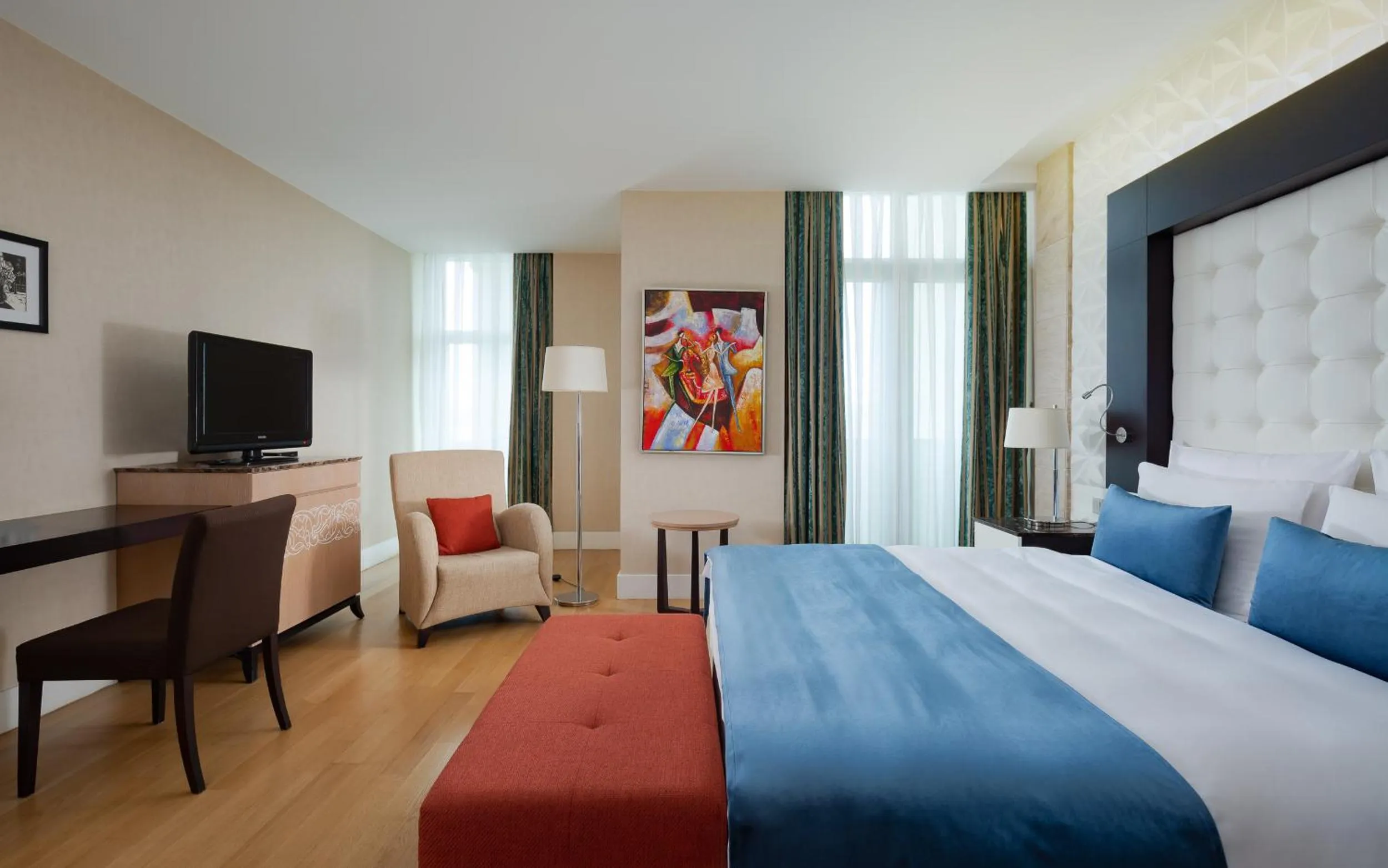 Bed in Badamdar Hotel and Residences