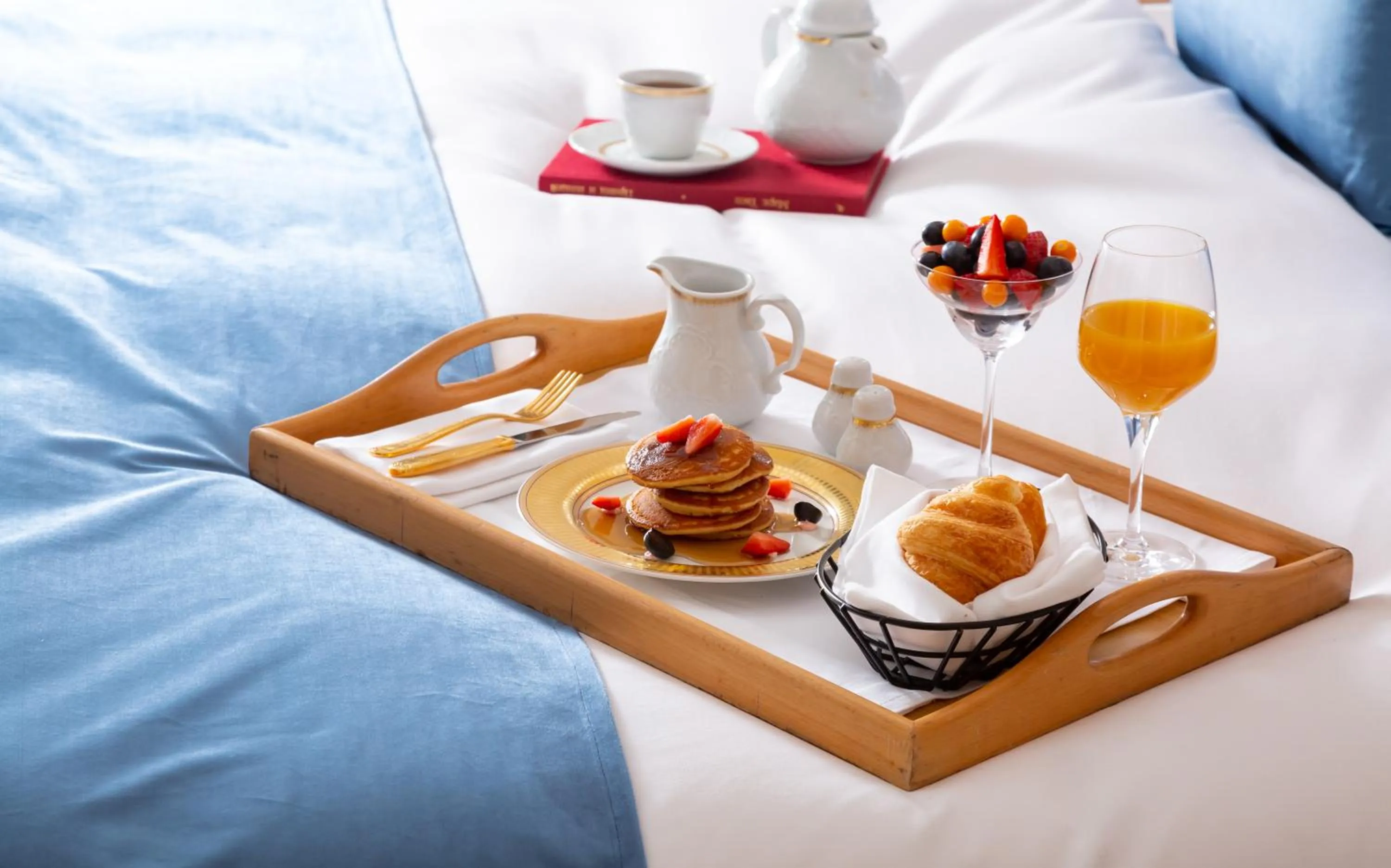 Breakfast, Bed in Badamdar Hotel and Residences