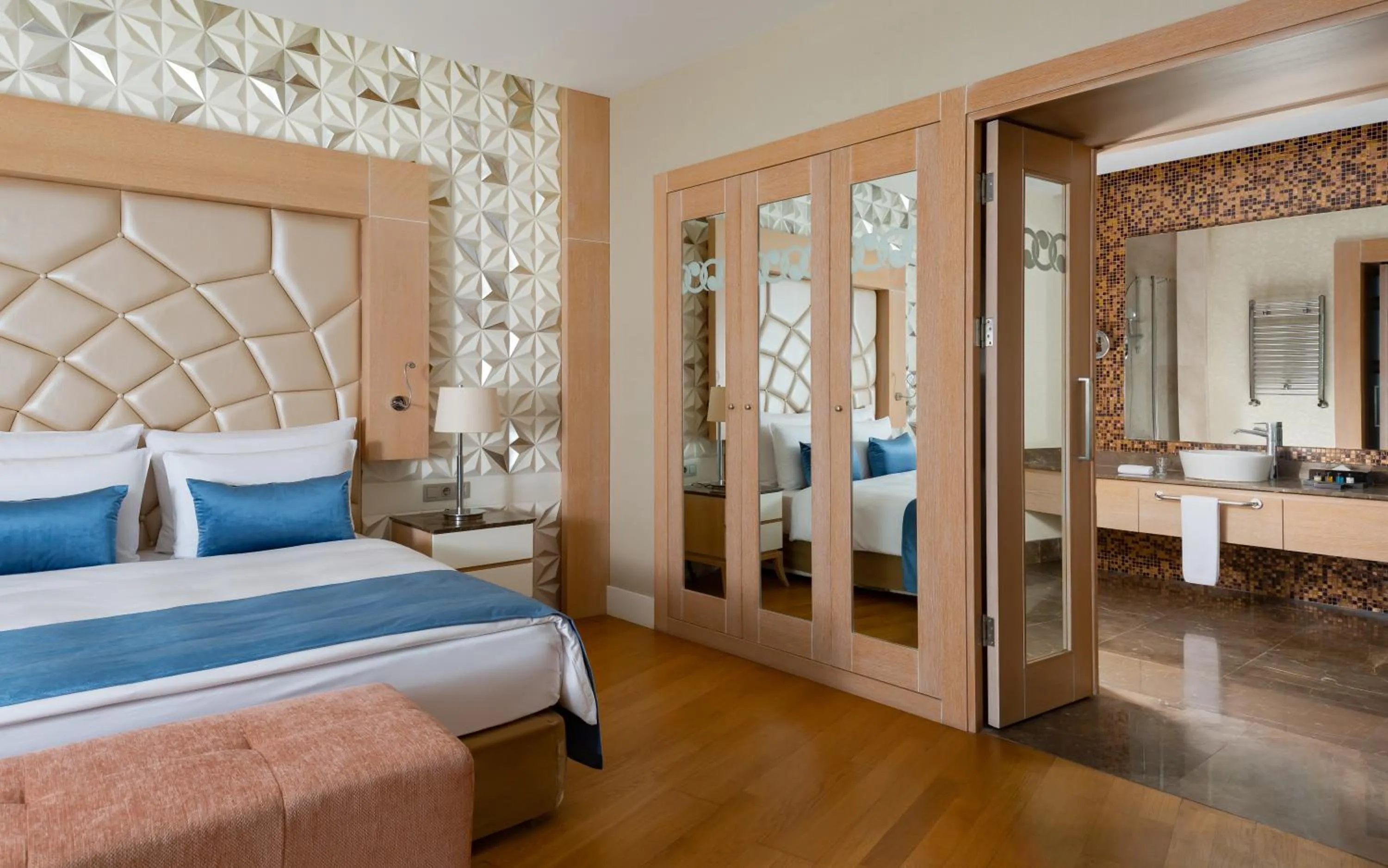 Bedroom, Bed in Badamdar Hotel and Residences