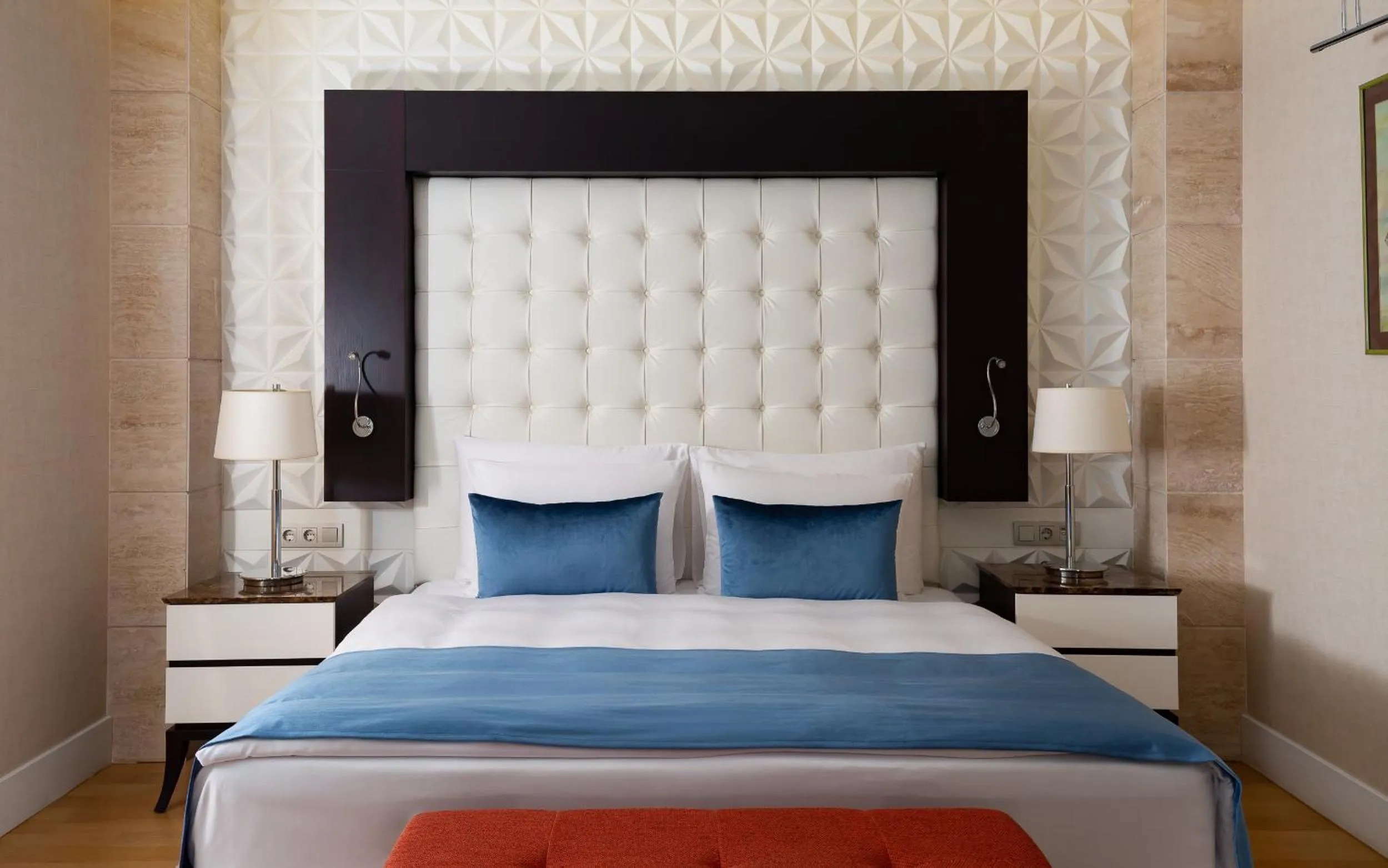 Bed in Badamdar Hotel and Residences