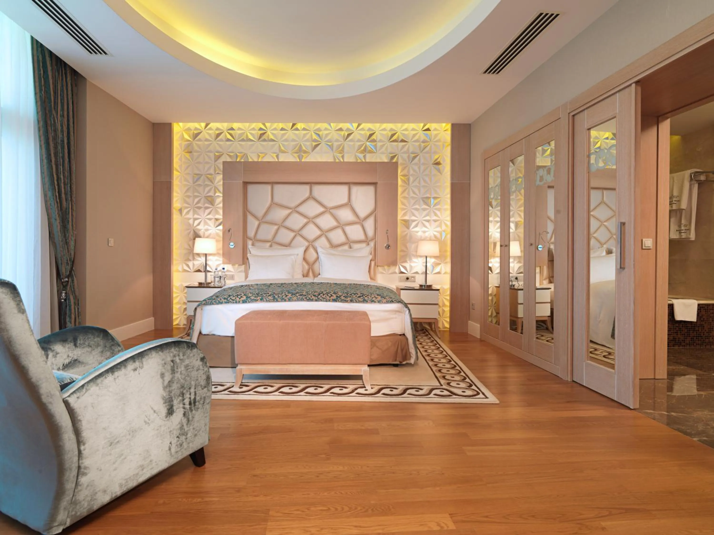 Bed in Badamdar Hotel and Residences