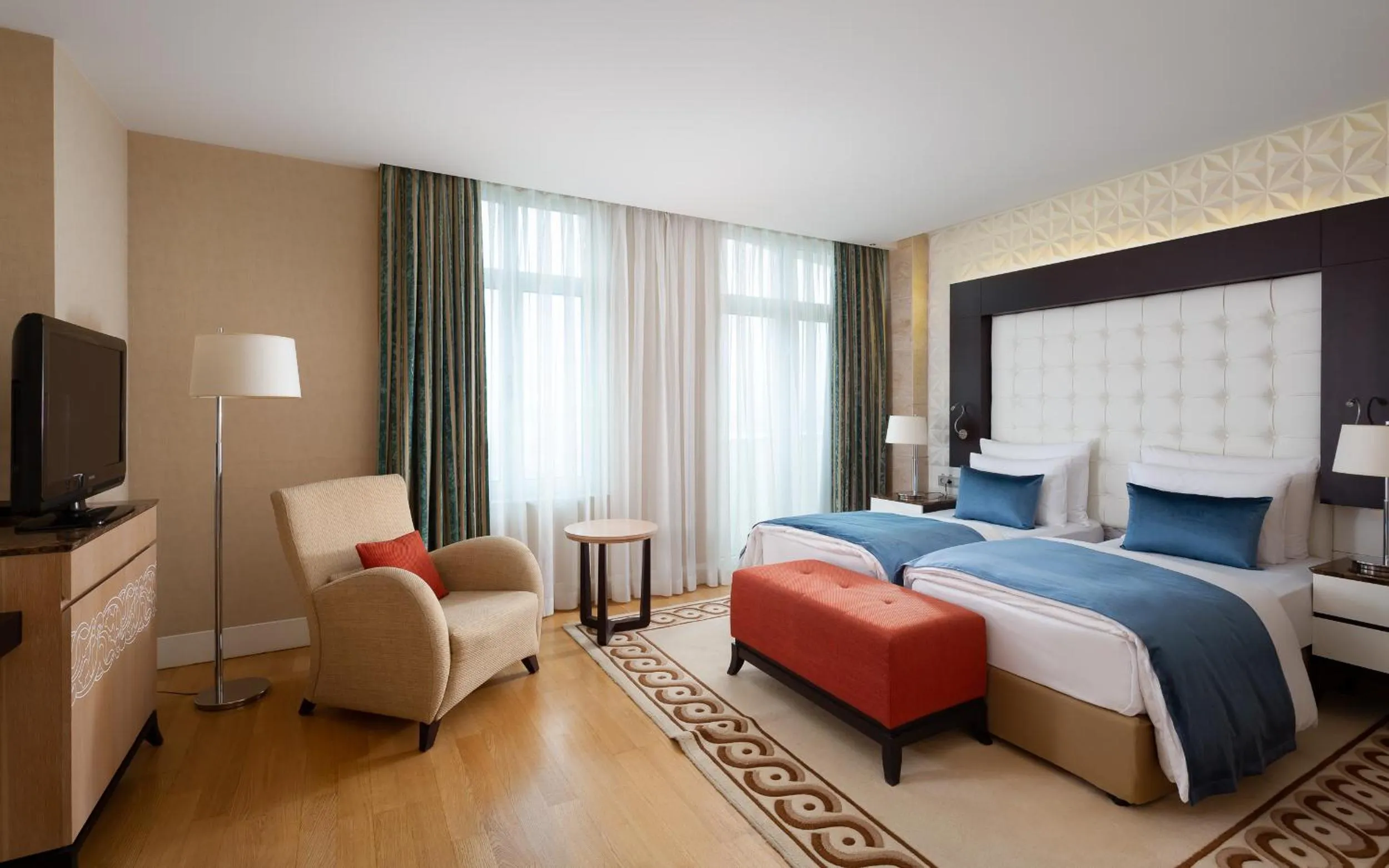 Bed in Badamdar Hotel and Residences