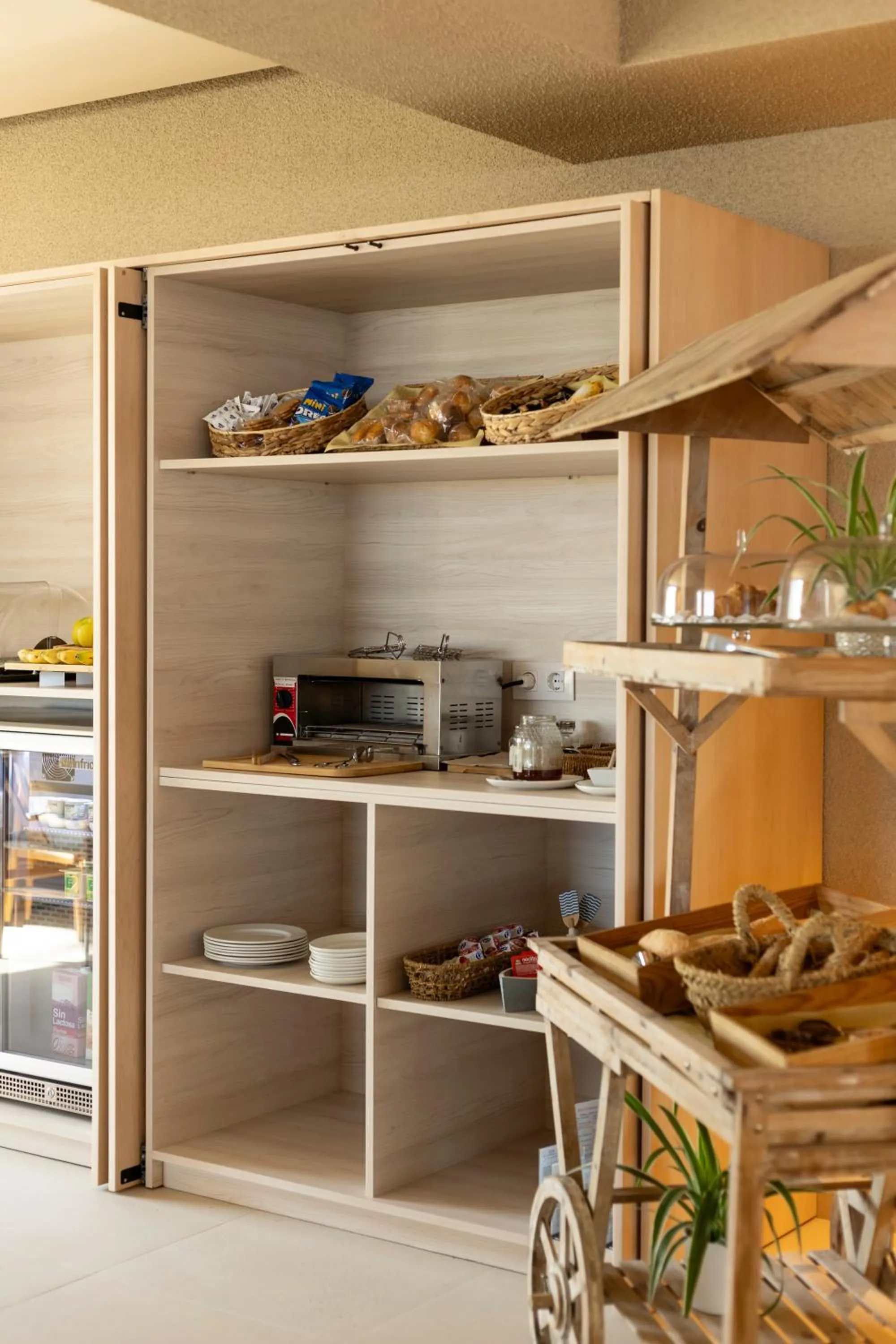 Buffet breakfast in Hotel Noguera Mar