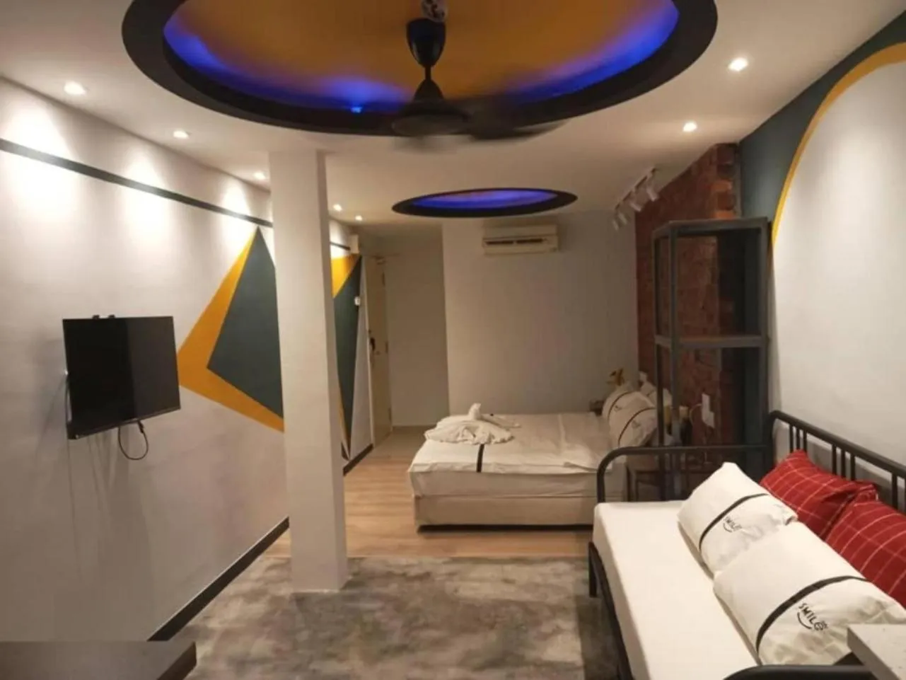 Bedroom, Bed in Smile Hotel Cheras Taman Segar