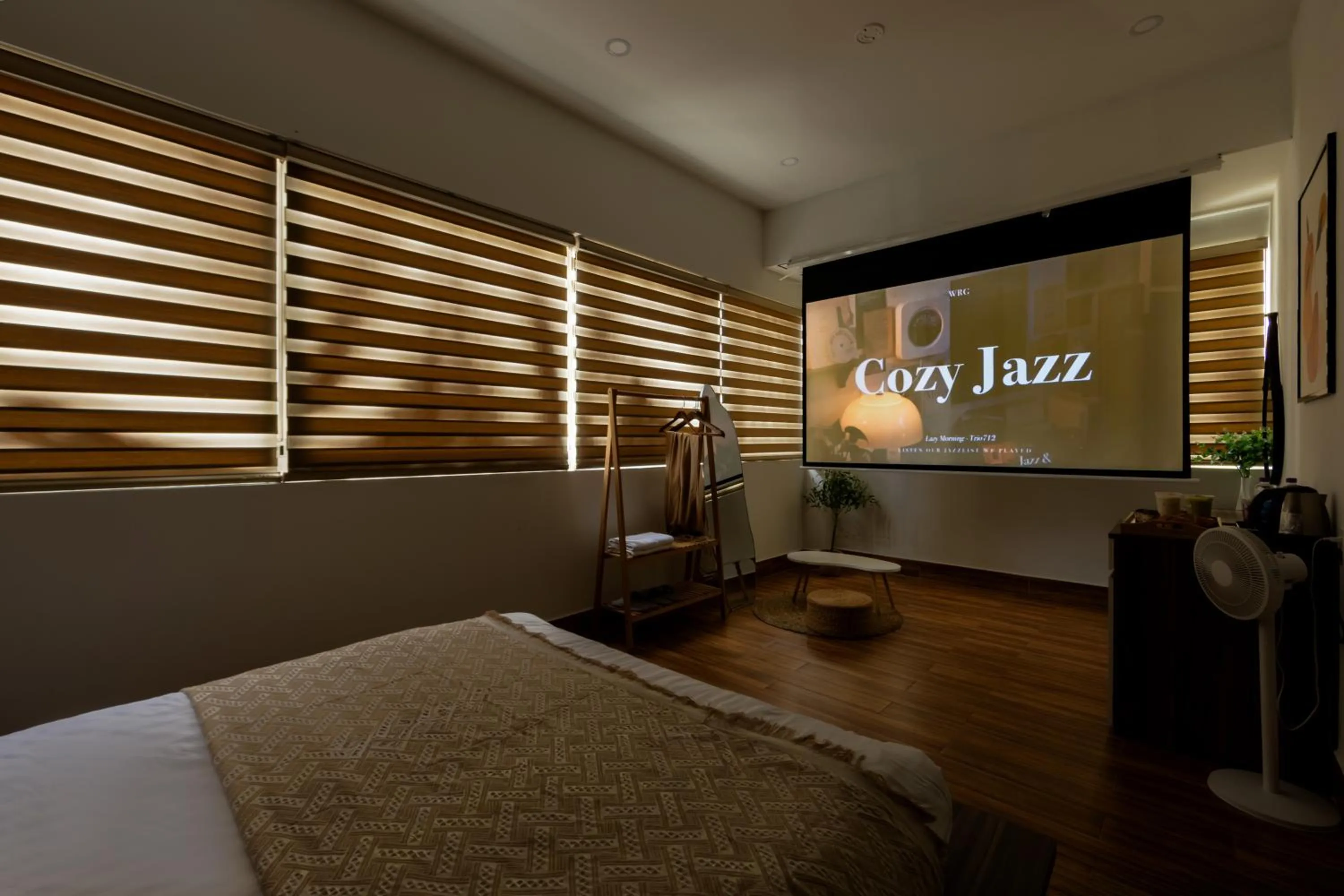 Bed in The Morris Central Hotel - O'TEL