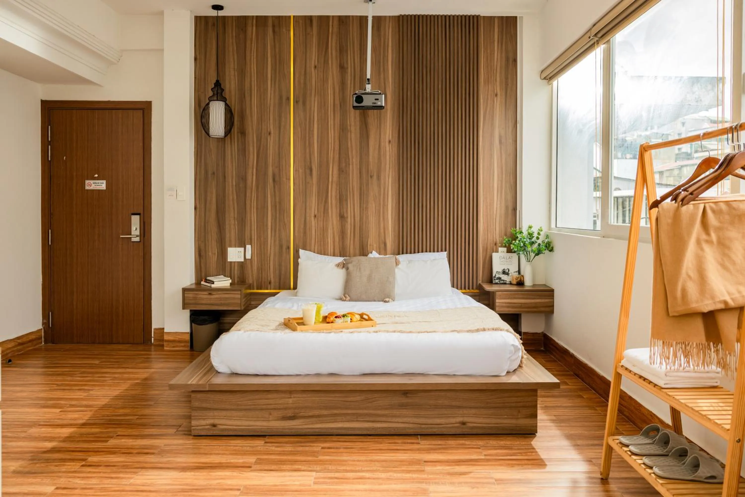 Bed in The Morris Central Hotel - O'TEL