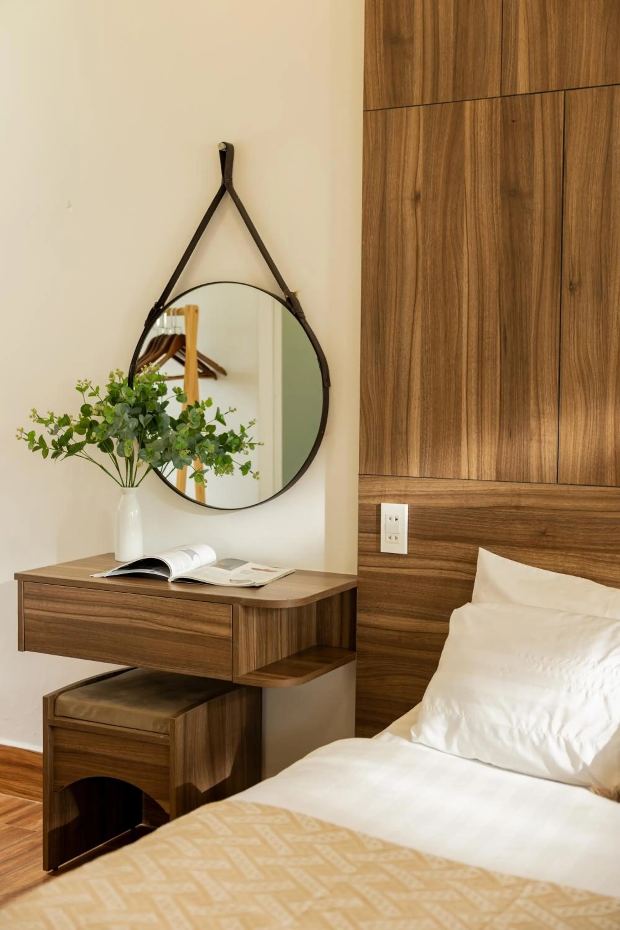 Bed in The Morris Central Hotel - O'TEL