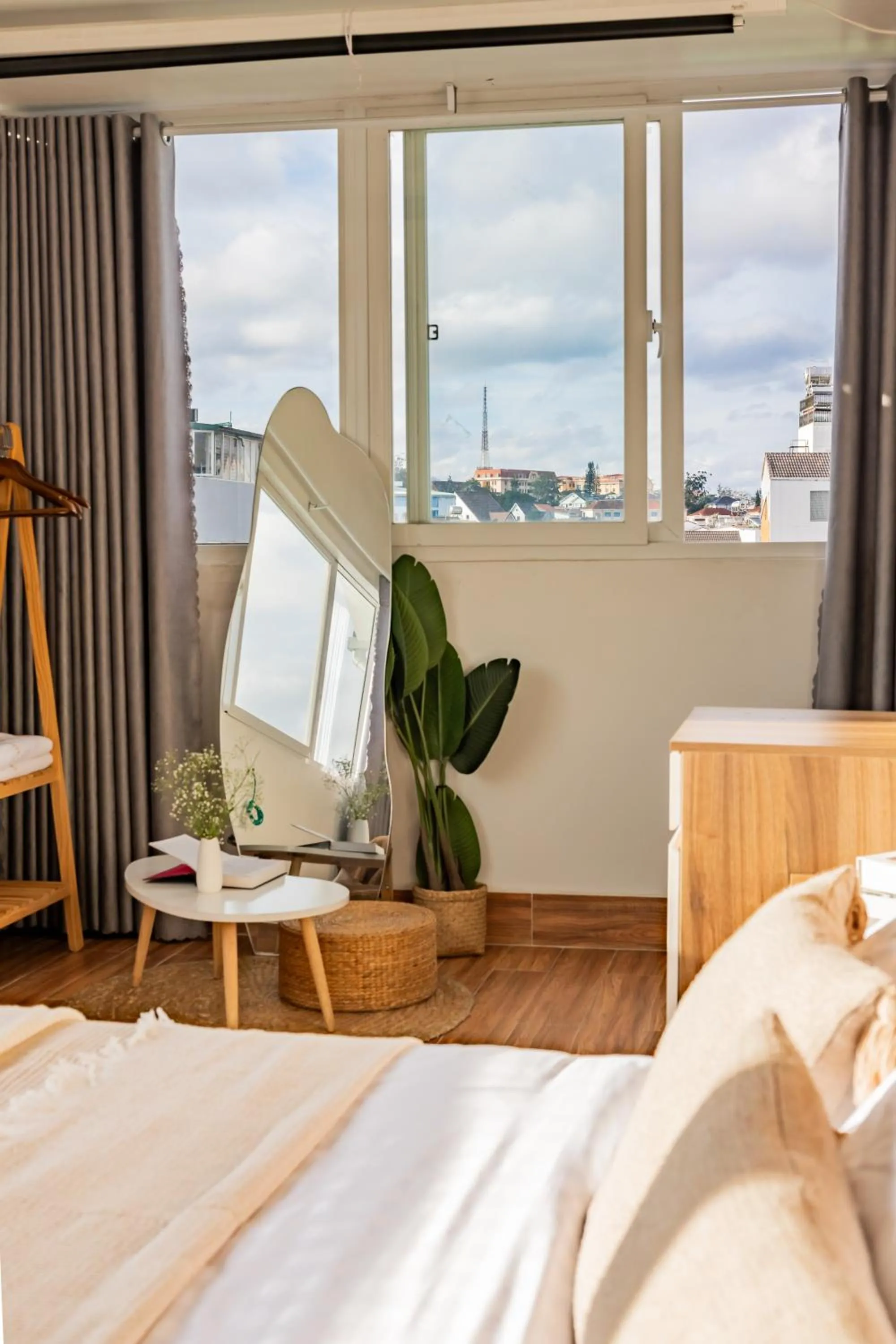 Bed in The Morris Central Hotel - O'TEL